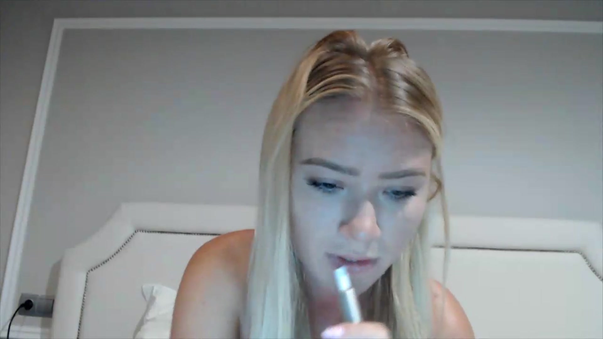 Gallery image thumbnail from fiancee's myfreecams stream on, 07/08/2026, 04:54 image 16 of 20