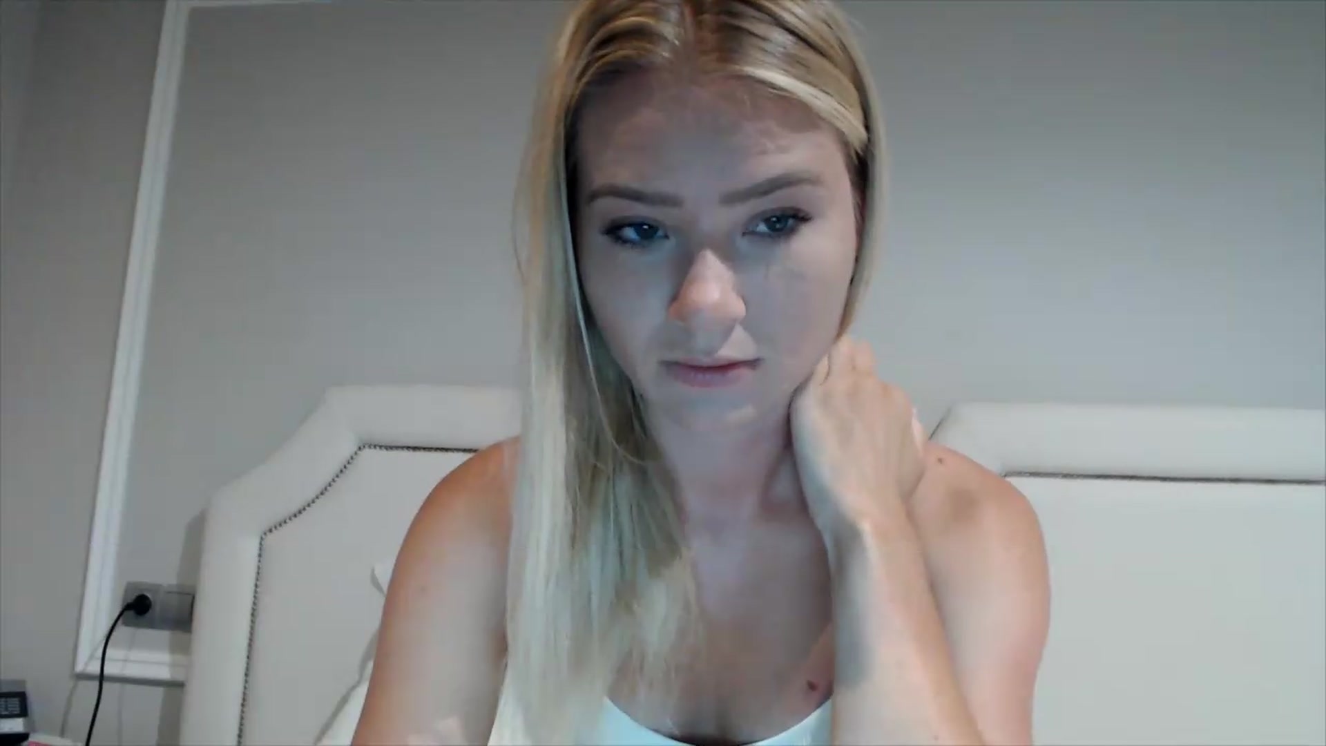 Gallery image thumbnail from fiancee's myfreecams stream on, 07/08/2026, 04:54 image 3 of 20