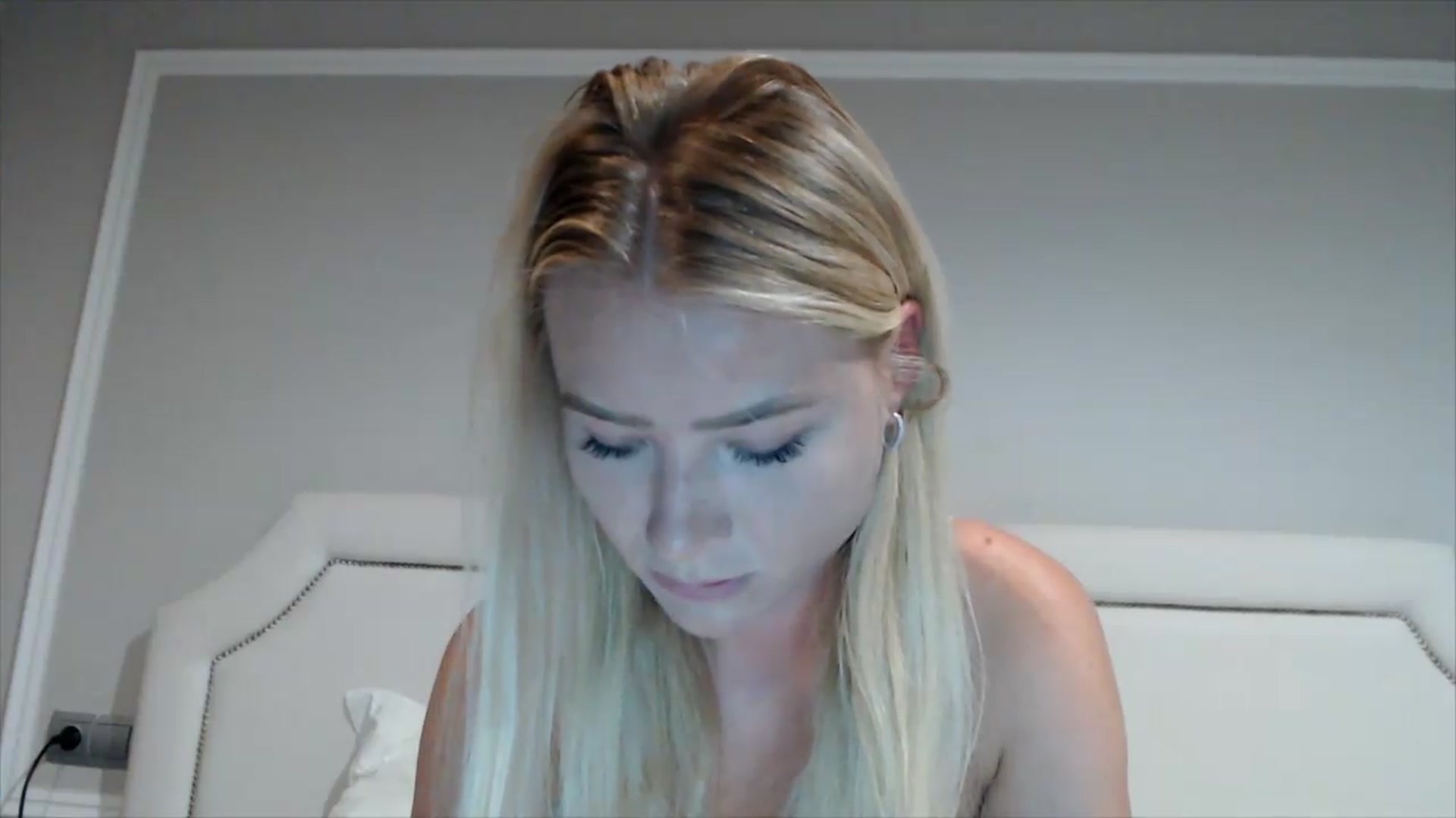 Gallery image thumbnail from fiancee's myfreecams stream on, 07/08/2026, 04:54 image 13 of 20
