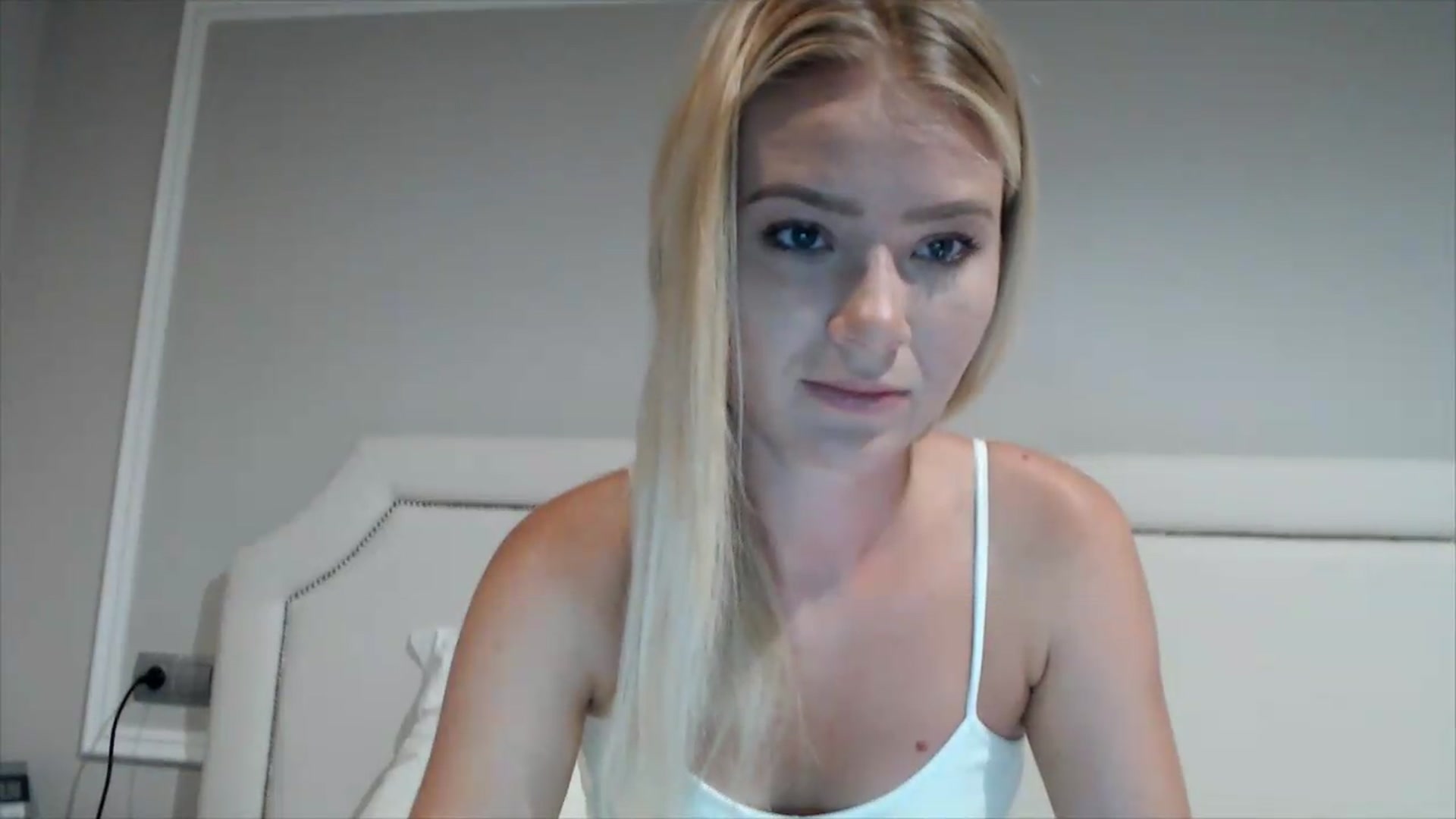 Gallery image thumbnail from fiancee's myfreecams stream on, 07/08/2026, 04:54 image 4 of 20