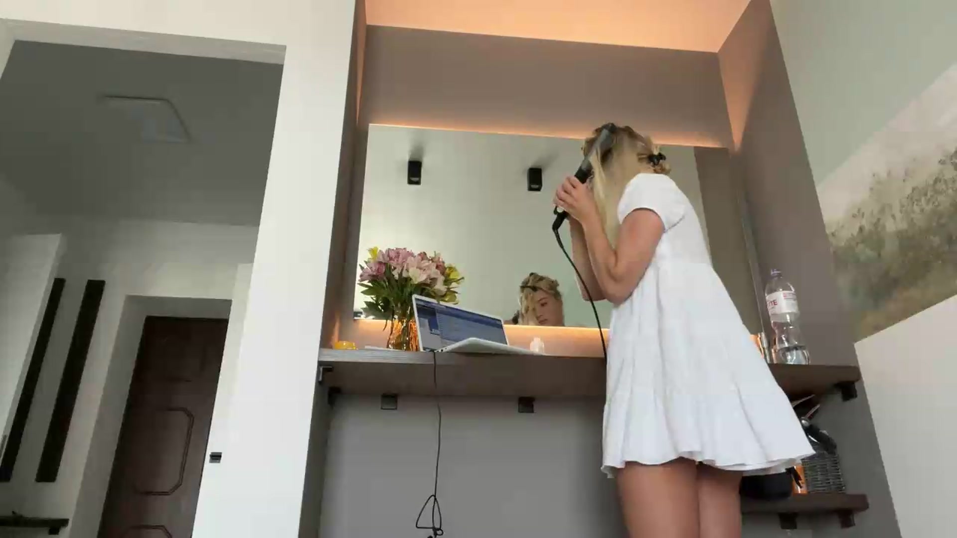 Gallery image thumbnail from fiancee's myfreecams stream on, 07/22/2026, 07:18 image 10 of 20