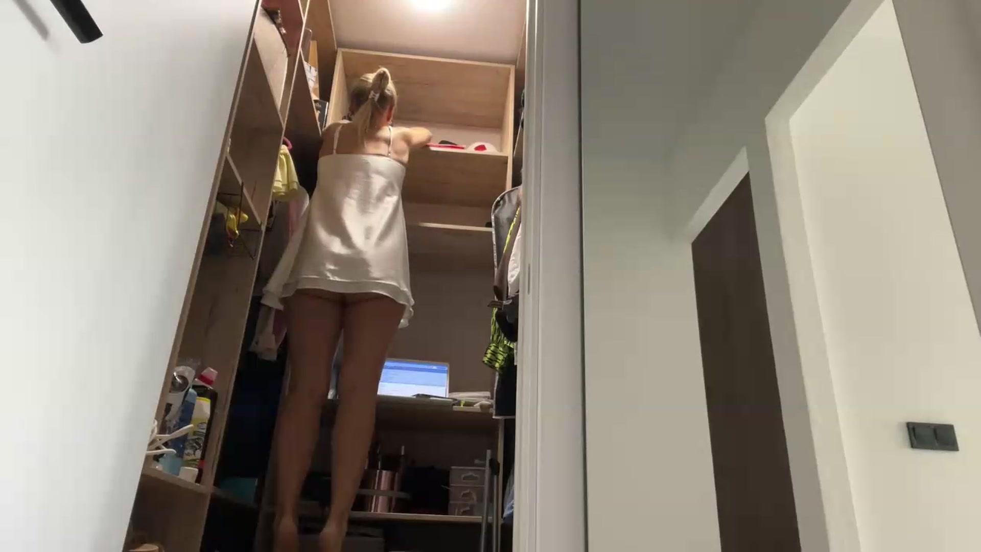 Gallery image thumbnail from fiancee's myfreecams stream on, 08/12/2026, 05:46 image 7 of 20