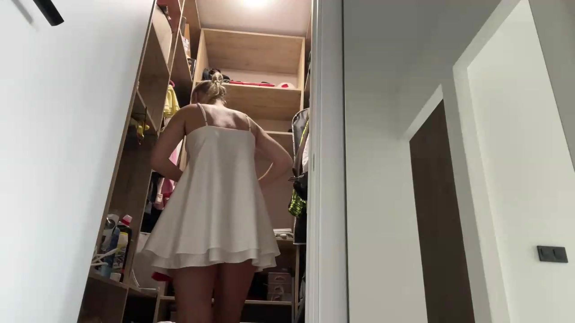 Gallery image thumbnail from fiancee's myfreecams stream on, 08/12/2026, 05:46 image 5 of 20