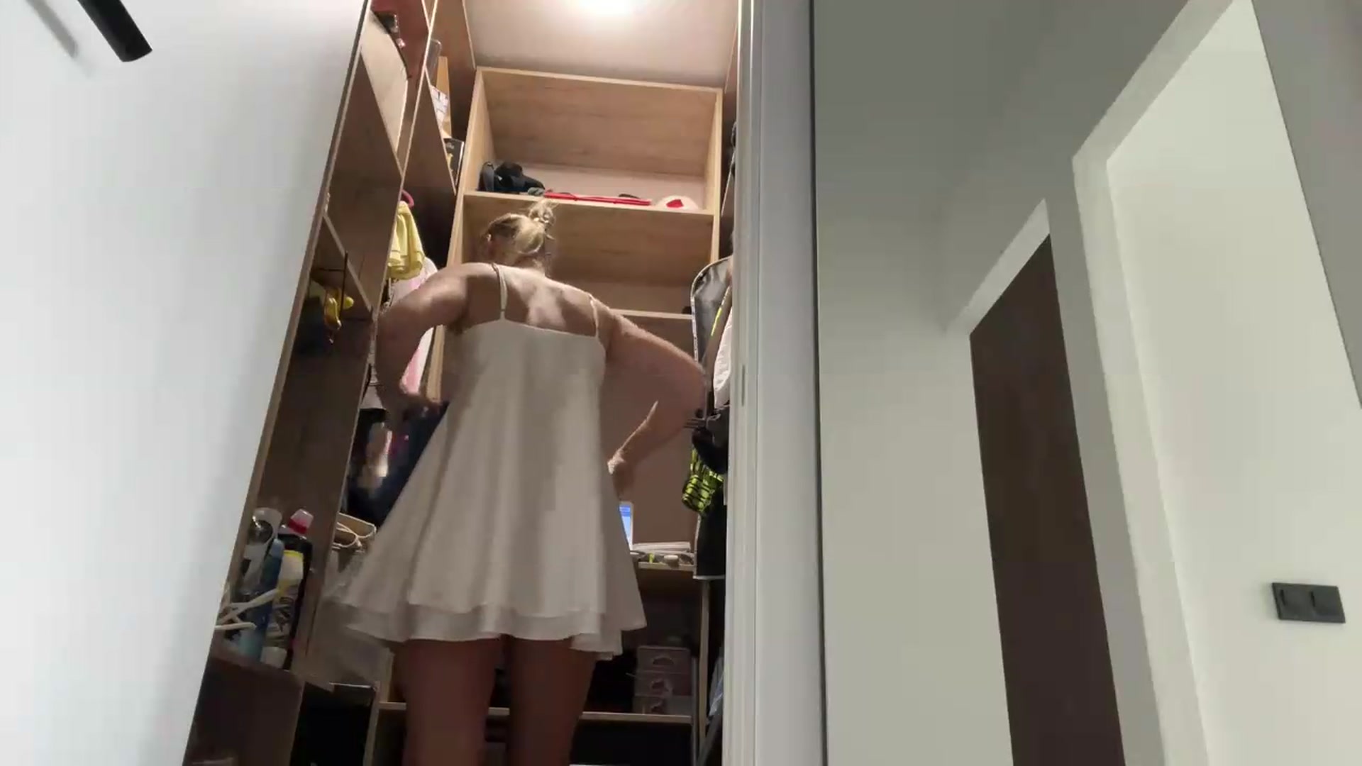 Gallery image thumbnail from fiancee's myfreecams stream on, 08/12/2026, 05:46 image 6 of 20