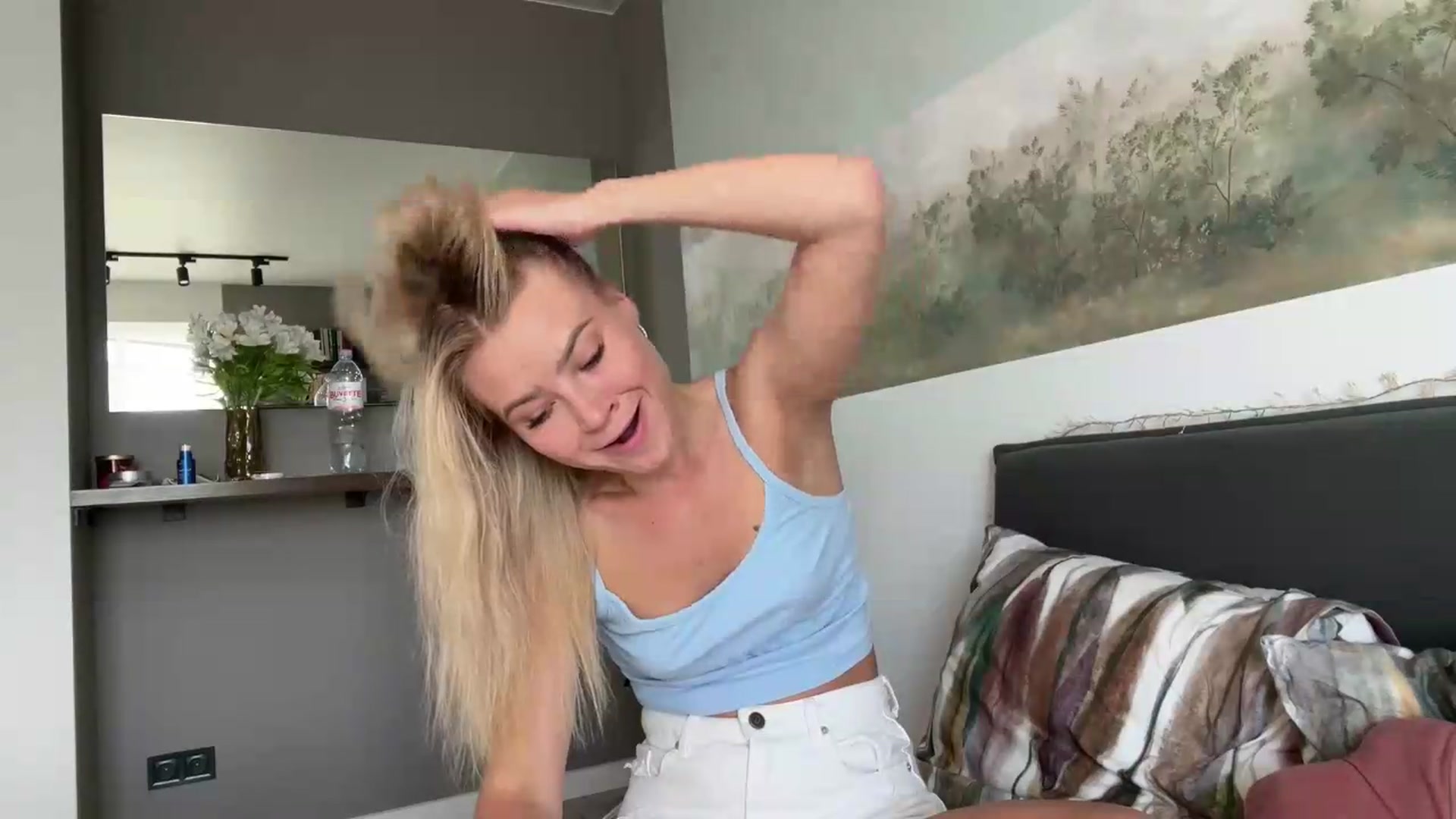 Gallery image thumbnail from fiancee's myfreecams stream on, 08/18/2026, 04:15 image 11 of 20