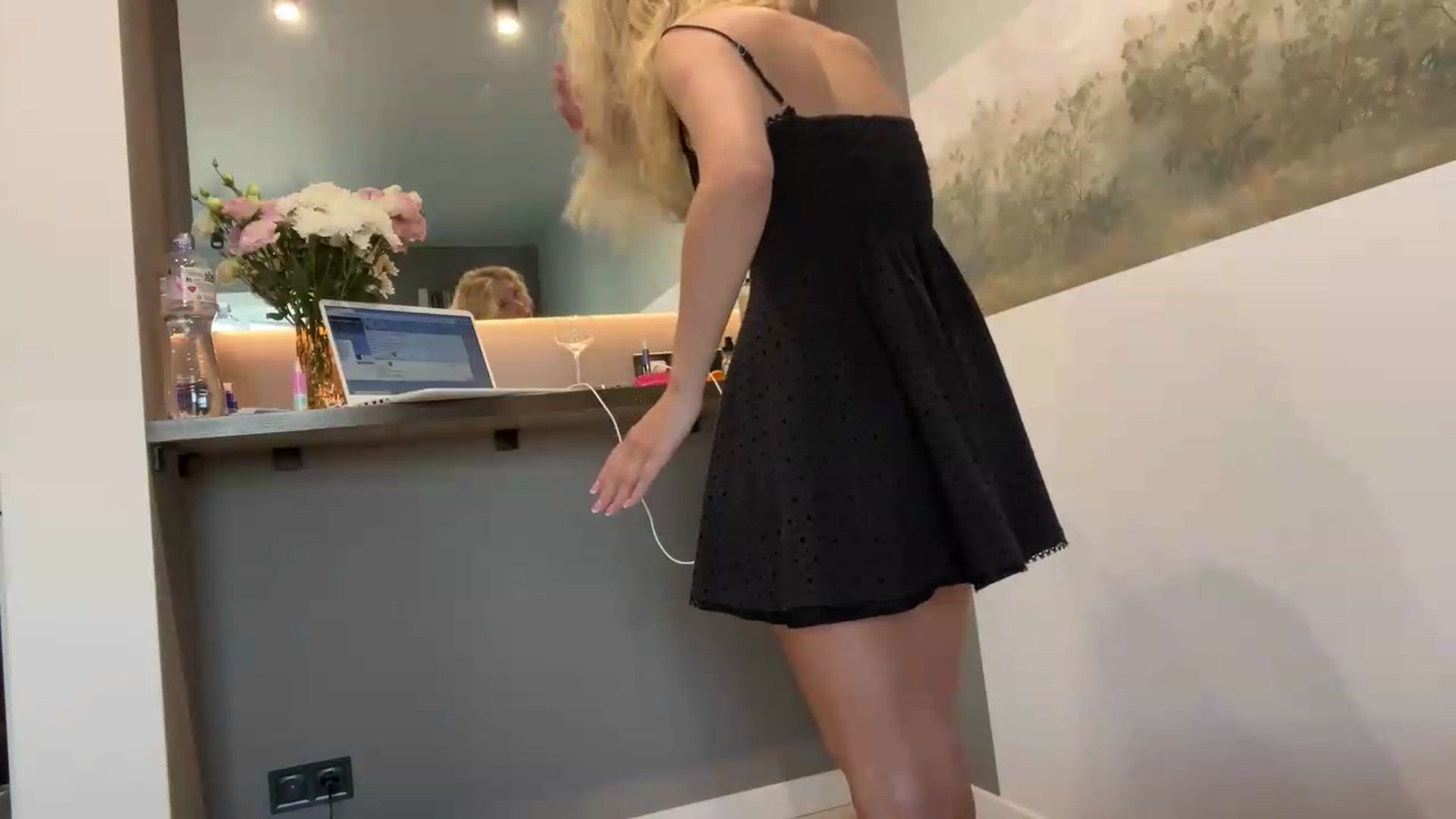 Gallery image thumbnail from fiancee's myfreecams stream on, 08/29/2026, 16:19 image 13 of 20