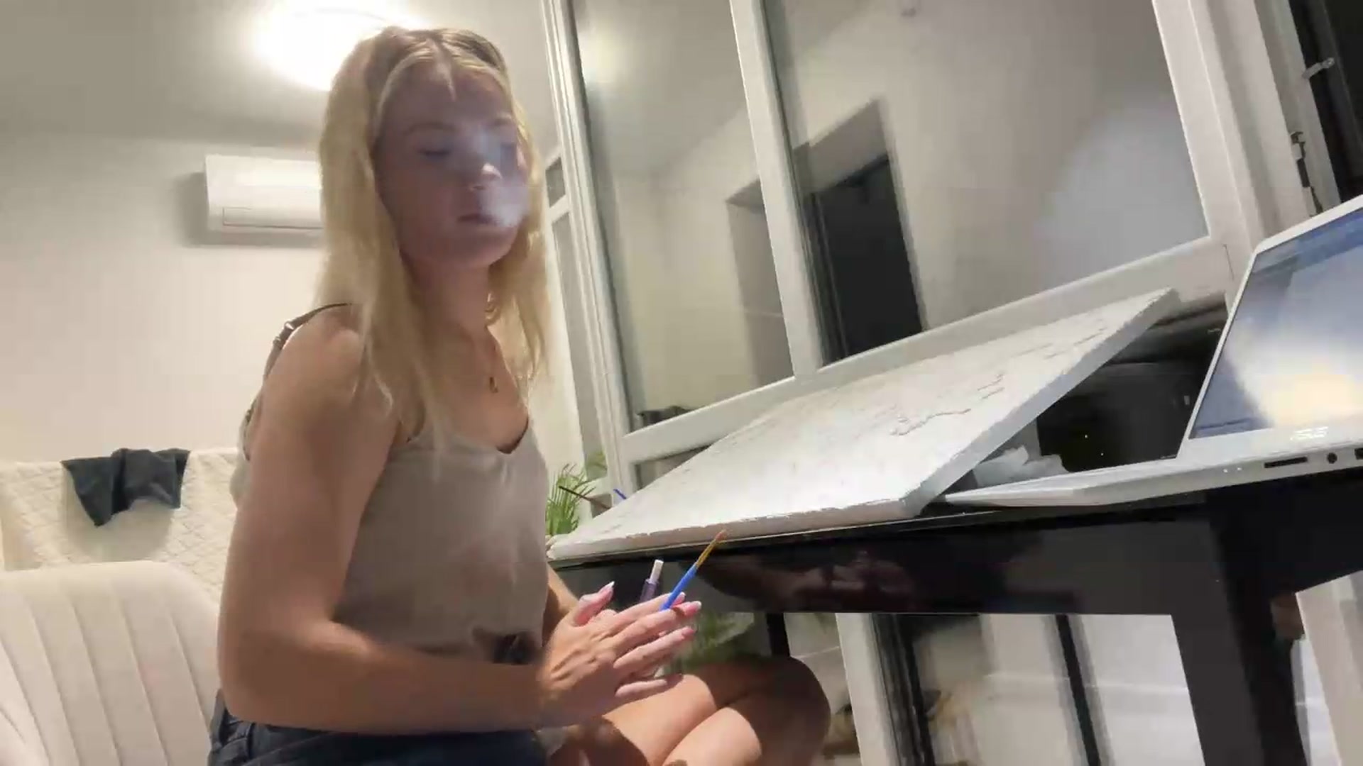 Gallery image thumbnail from fiancee's myfreecams stream on, 08/31/2026, 19:40 image 6 of 20