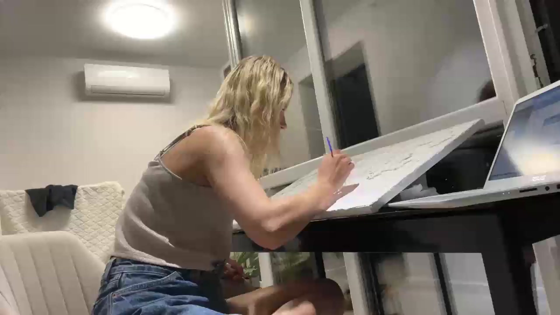 Gallery image thumbnail from fiancee's myfreecams stream on, 08/31/2026, 19:40 image 9 of 20