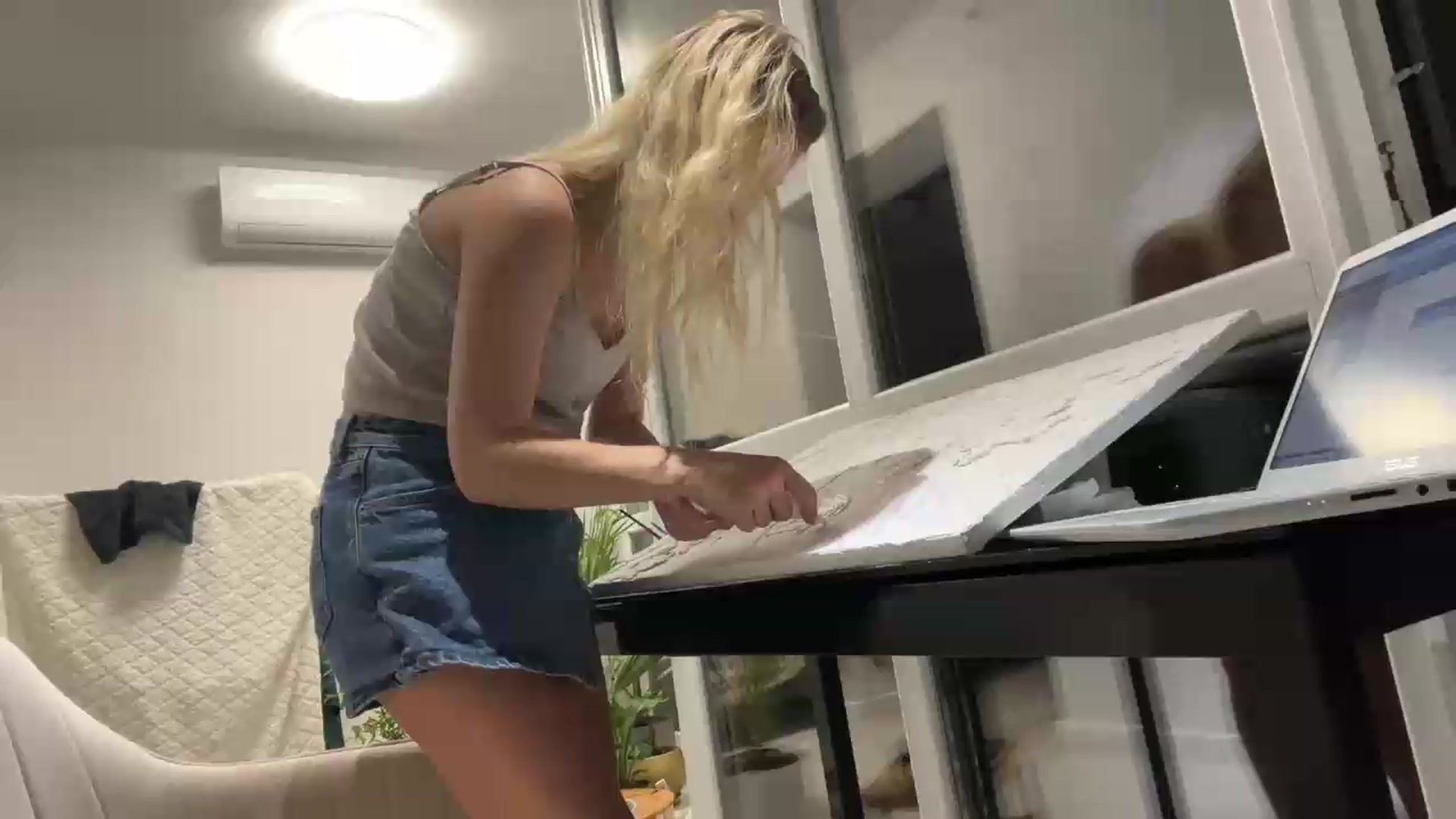 Gallery image thumbnail from fiancee's myfreecams stream on, 08/31/2026, 19:40 image 12 of 20