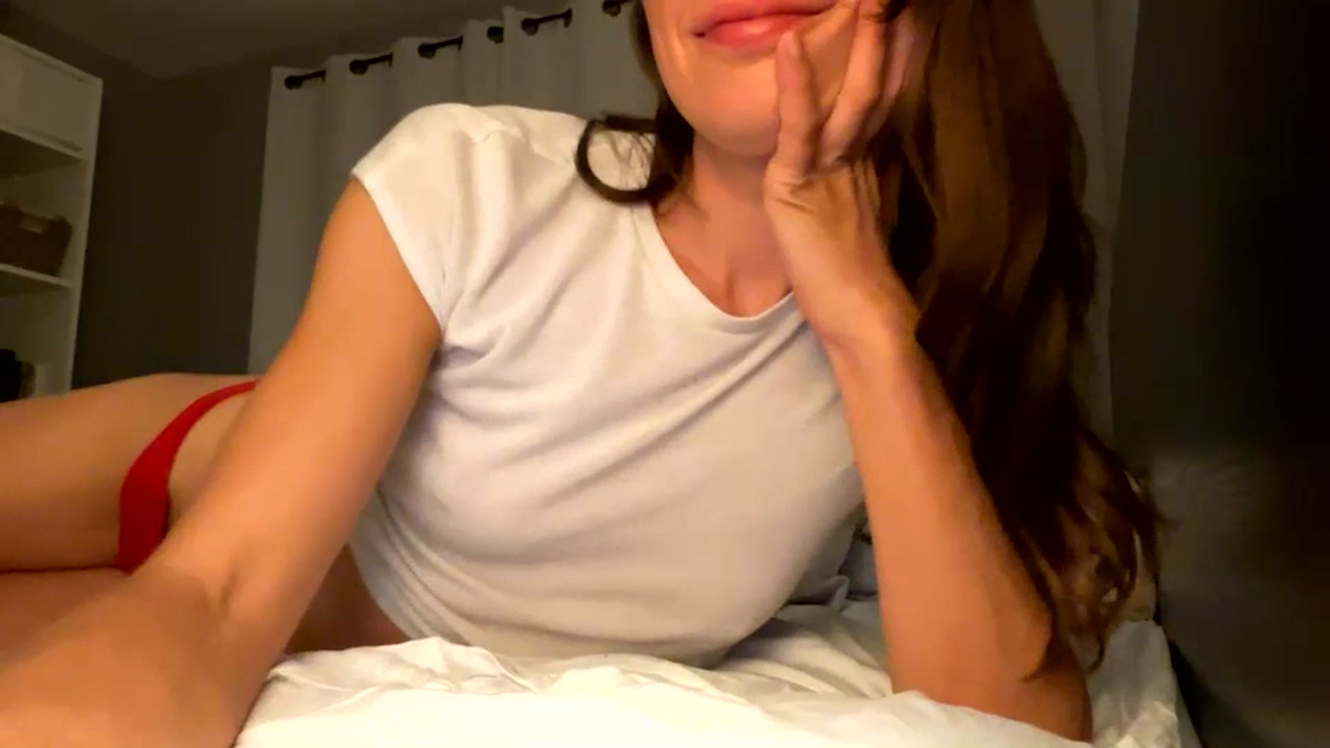 Gallery image thumbnail from fionaapples's myfreecams stream on, 07/10/2023, 08:29 image 9 of 20