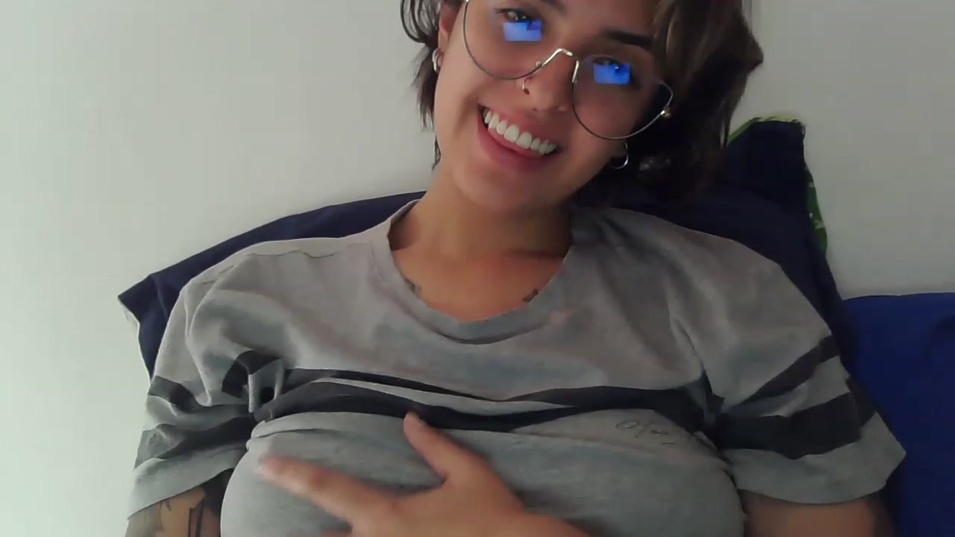 Gallery image thumbnail from fionacarter's myfreecams stream on, 02/15/2023, 17:23 image 16 of 20