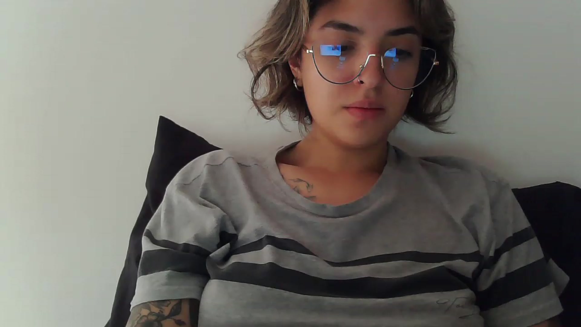 Gallery image thumbnail from fionacarter's myfreecams stream on, 03/13/2023, 16:41 image 19 of 20