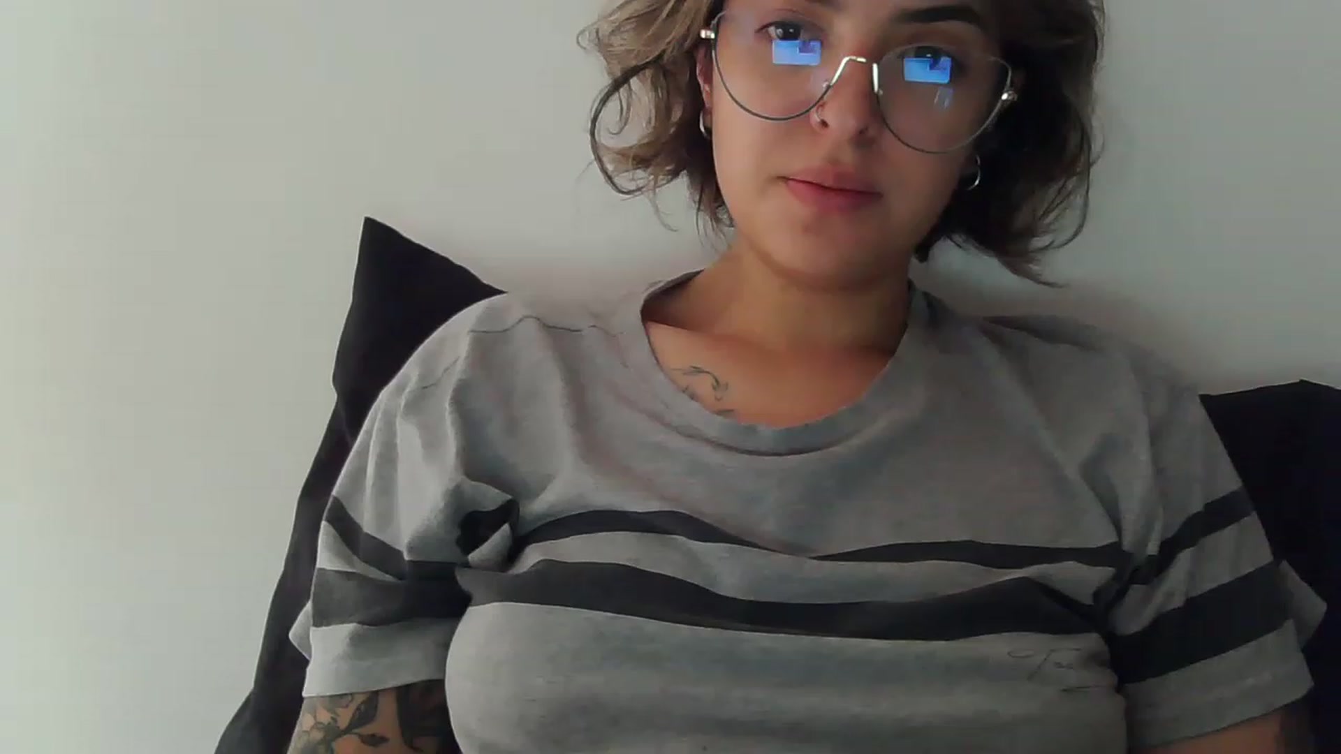 Gallery image thumbnail from fionacarter's myfreecams stream on, 03/13/2023, 16:41 image 18 of 20