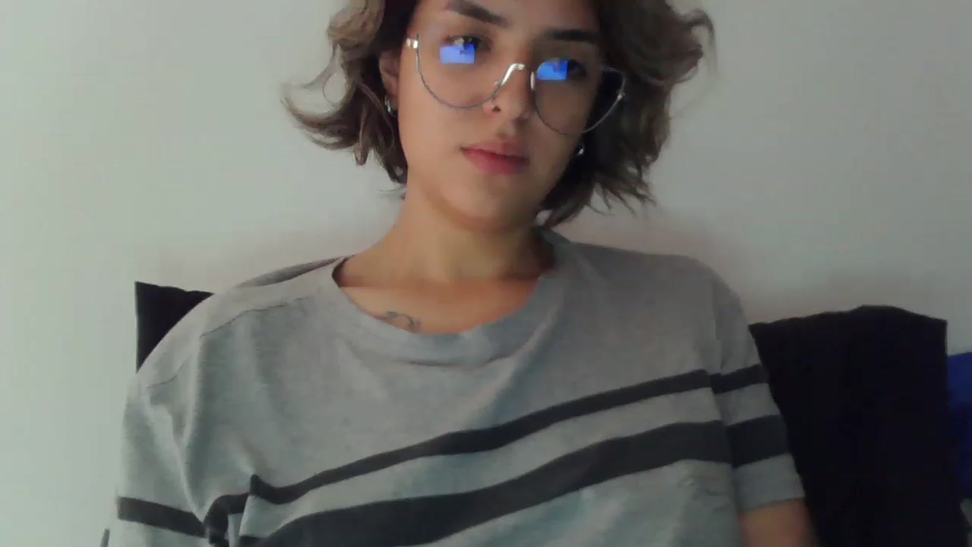 Gallery image thumbnail from fionacarter's myfreecams stream on, 03/22/2023, 17:02 image 17 of 20