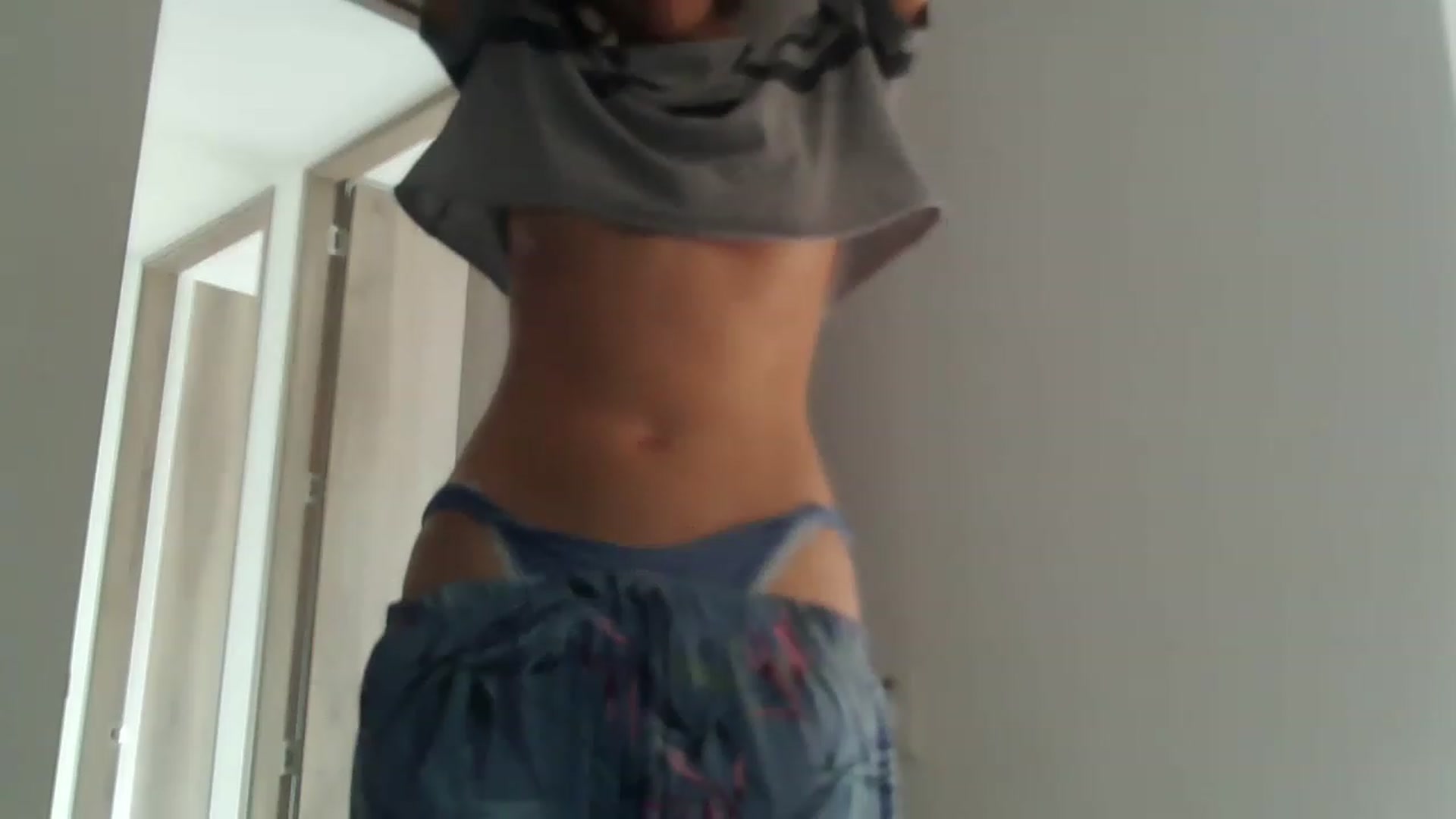 Gallery image thumbnail from fionacarter's myfreecams stream on, 04/15/2023, 18:00 image 12 of 20