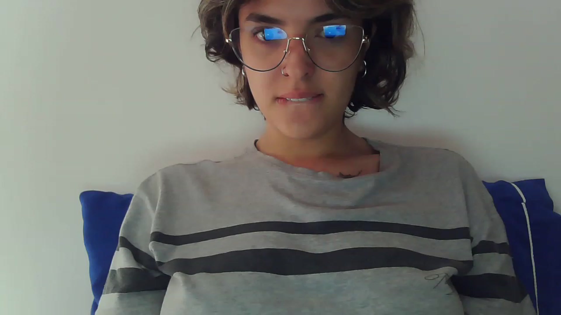 Gallery image thumbnail from fionacarter's myfreecams stream on, 04/18/2023, 18:11 image 3 of 20