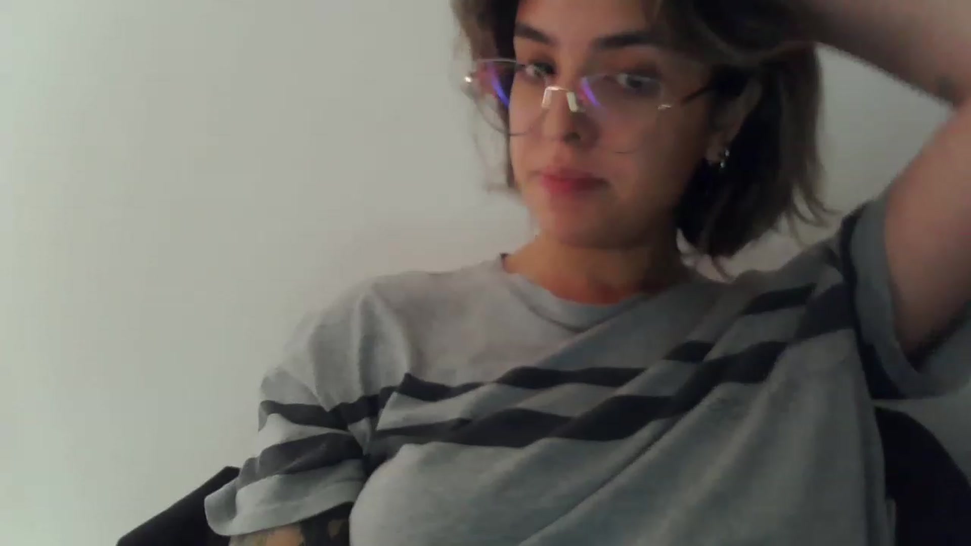 Gallery image thumbnail from fionacarter's myfreecams stream on, 05/03/2023, 17:01 image 15 of 20