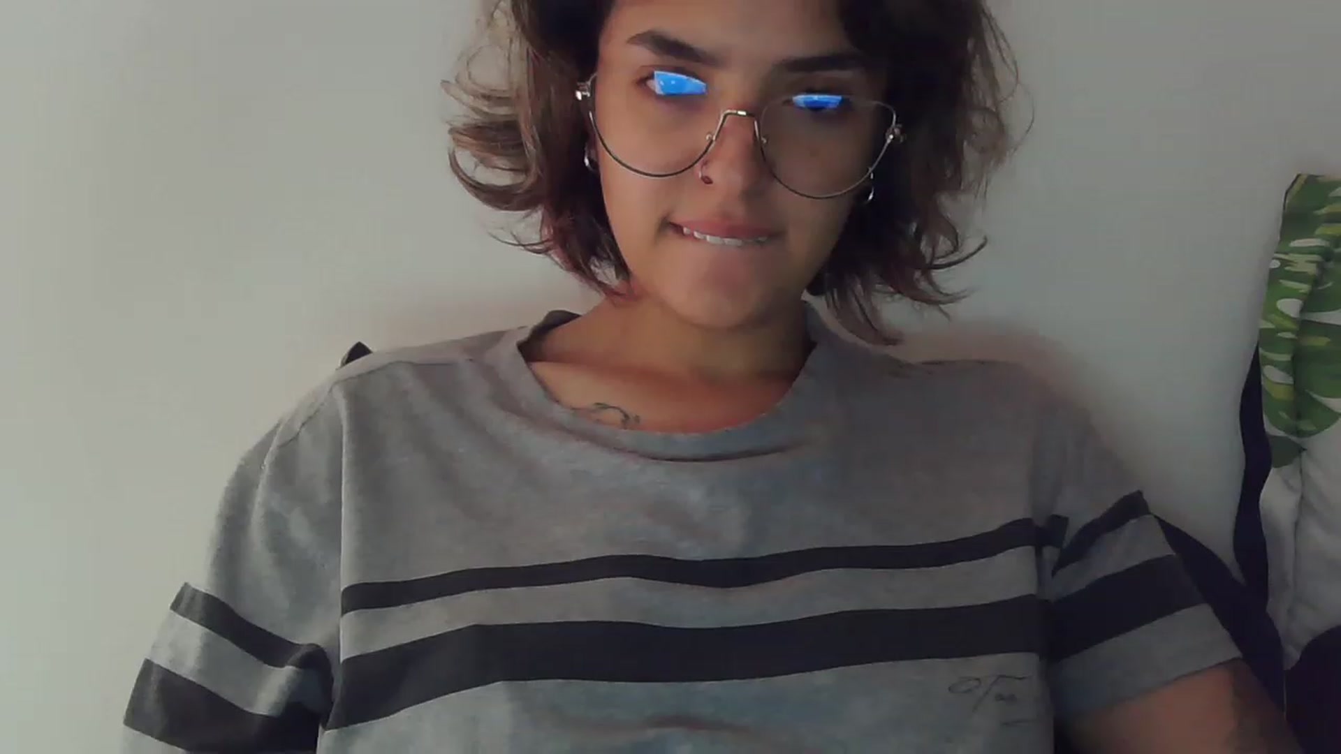 Gallery image thumbnail from fionacarter's myfreecams stream on, 05/08/2023, 16:05 image 12 of 20