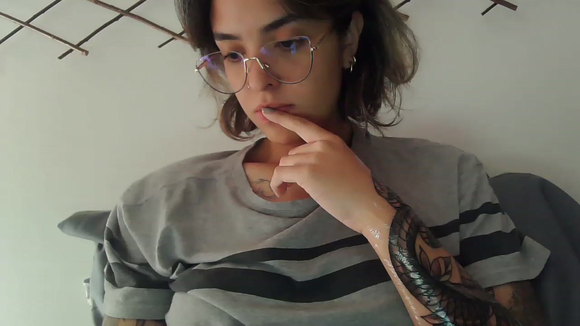 Gallery image thumbnail from fionacarter's myfreecams stream on, 05/12/2023, 16:03 image 3 of 20