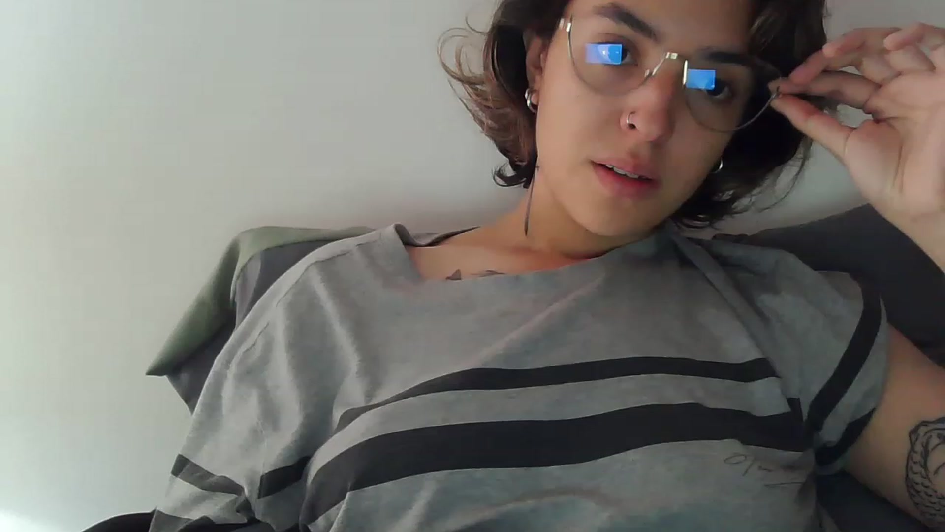 Gallery image thumbnail from fionacarter's myfreecams stream on, 05/17/2023, 15:23 image 9 of 20