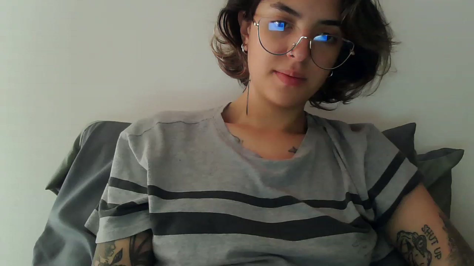 Gallery image thumbnail from fionacarter's myfreecams stream on, 05/17/2023, 16:24 image 19 of 20