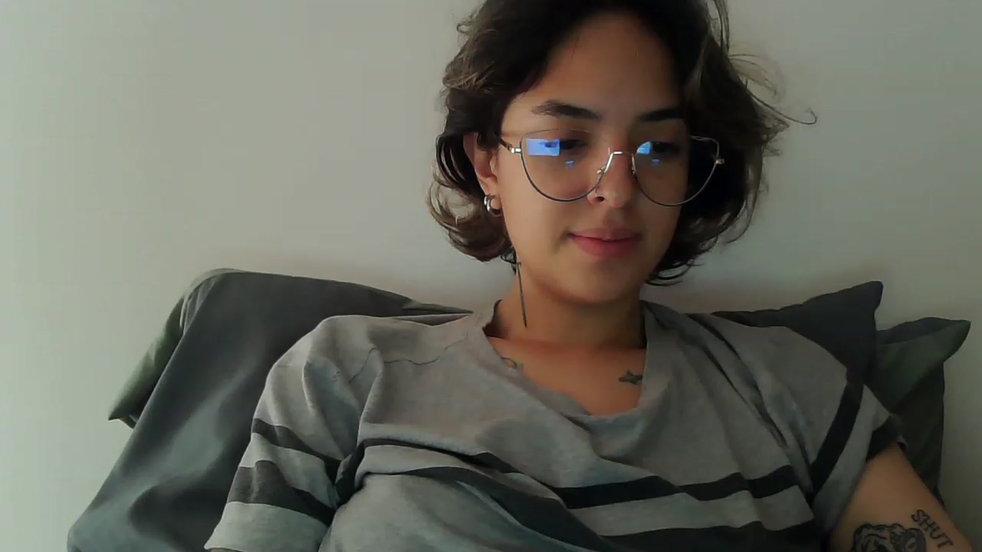 Gallery image thumbnail from fionacarter's myfreecams stream on, 05/17/2023, 16:24 image 13 of 20