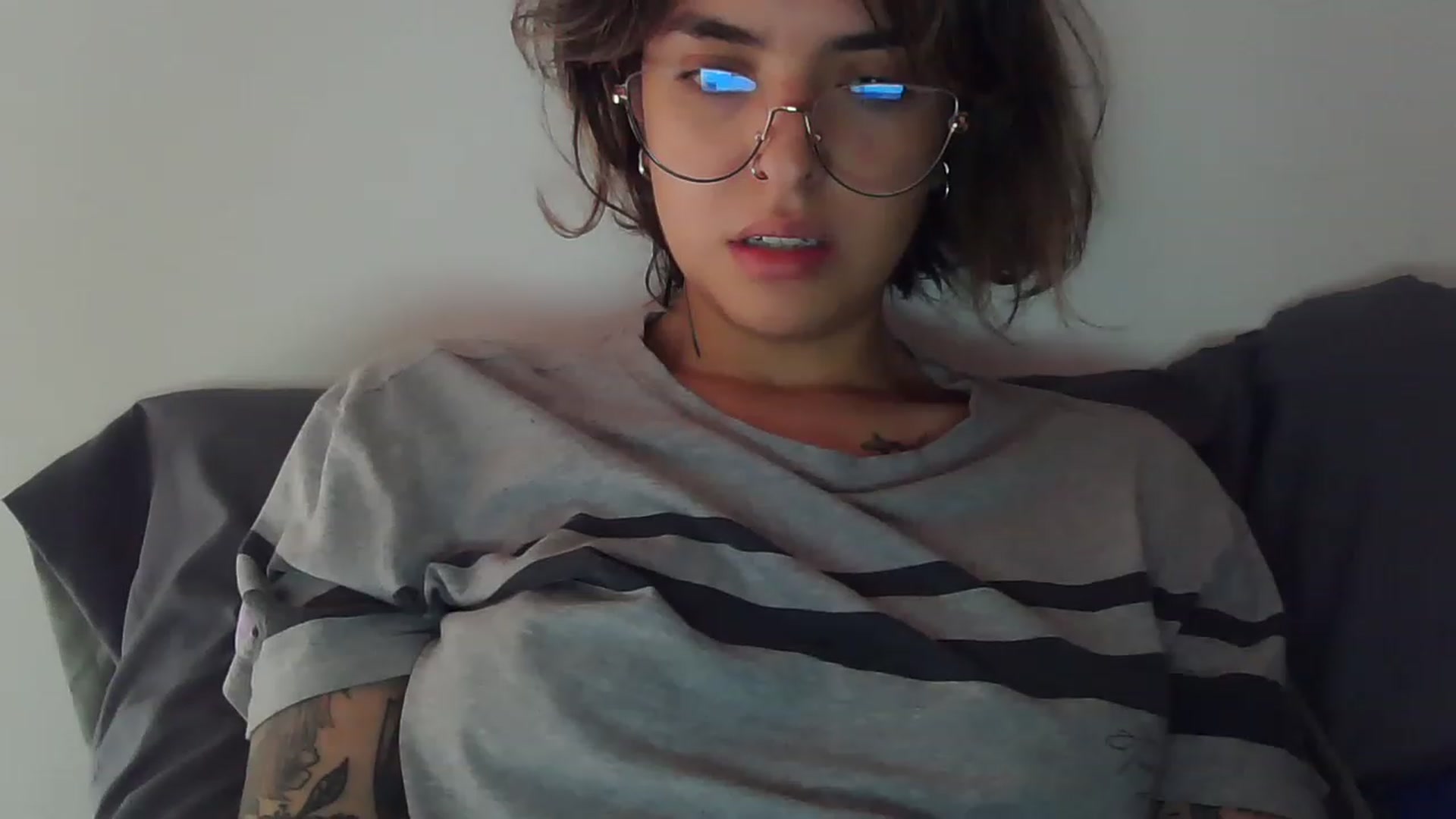 Gallery image thumbnail from fionacarter's myfreecams stream on, 05/22/2023, 17:00 image 18 of 20