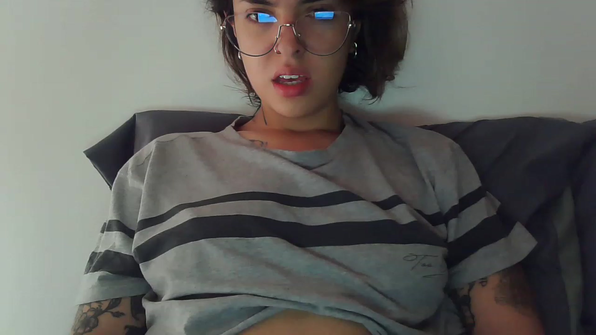 Gallery image thumbnail from fionacarter's myfreecams stream on, 05/22/2023, 17:00 image 3 of 20
