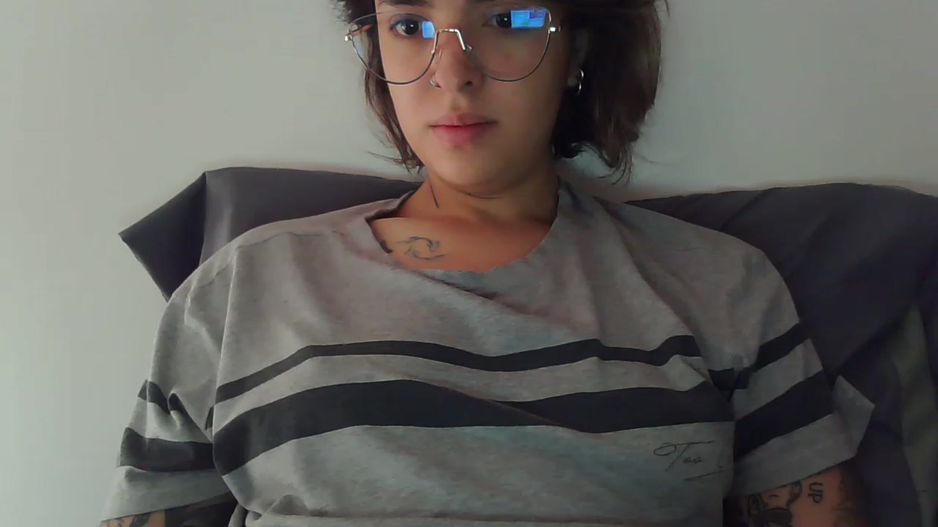 Gallery image thumbnail from fionacarter's myfreecams stream on, 05/22/2023, 17:00 image 4 of 20