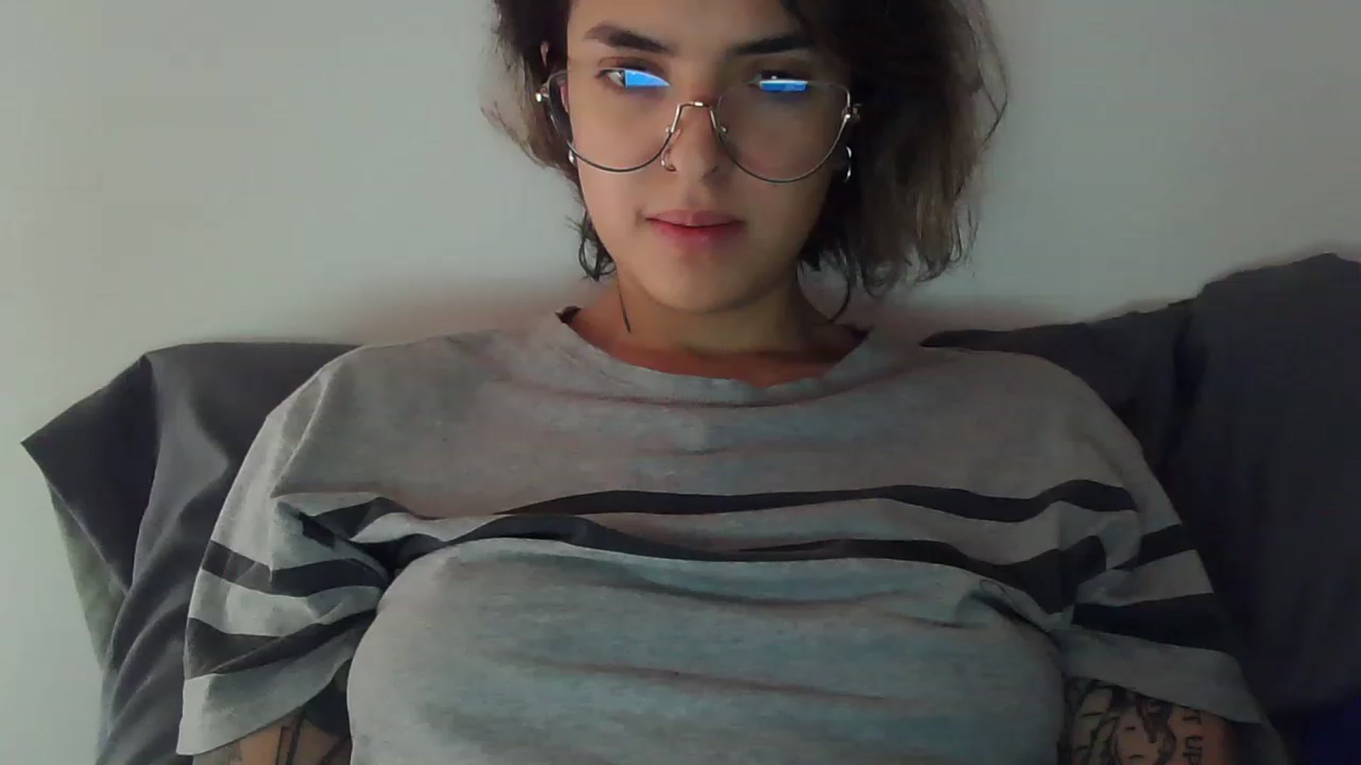 Gallery image thumbnail from fionacarter's myfreecams stream on, 05/22/2023, 17:00 image 19 of 20