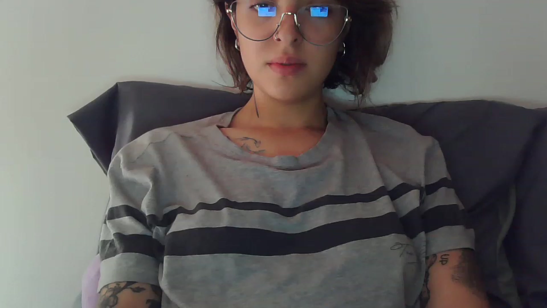 Gallery image thumbnail from fionacarter's myfreecams stream on, 05/22/2023, 17:00 image 6 of 20