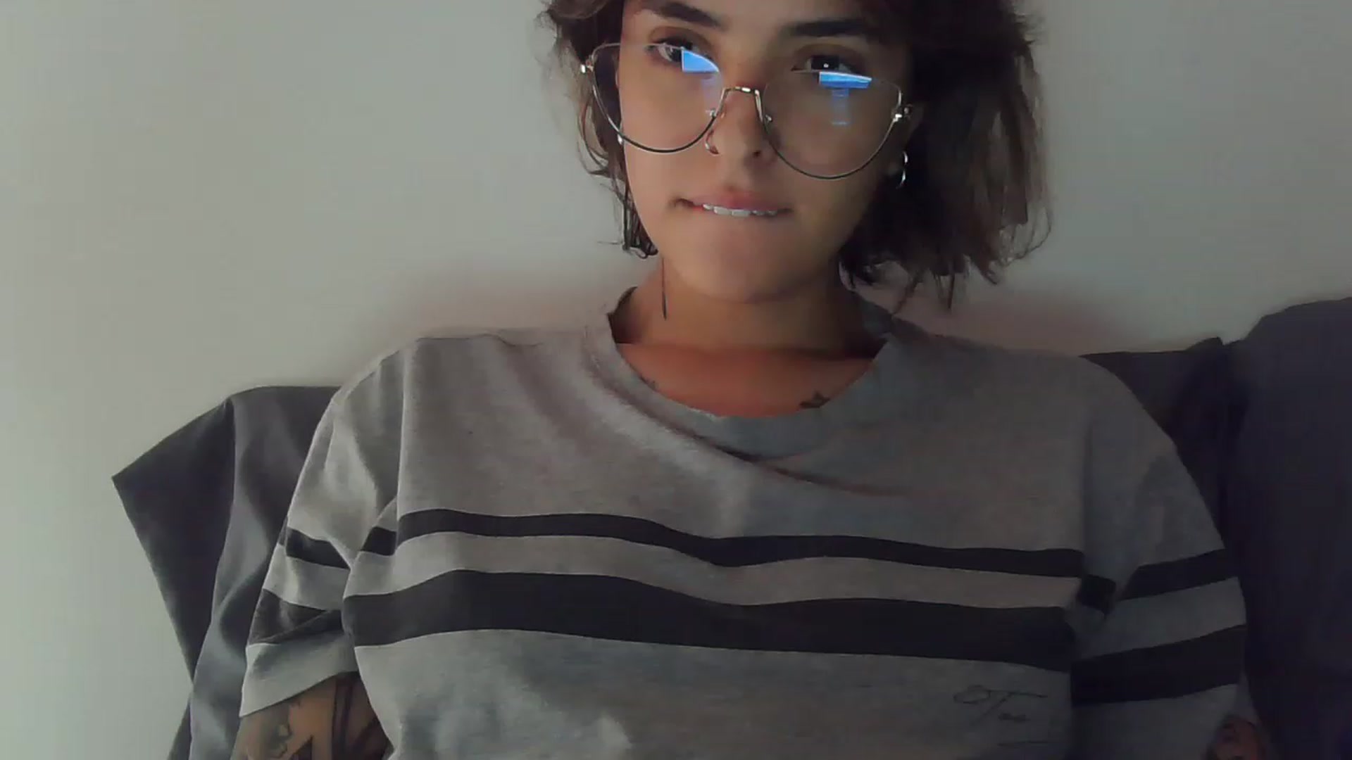 Gallery image thumbnail from fionacarter's myfreecams stream on, 05/22/2023, 17:41 image 16 of 20