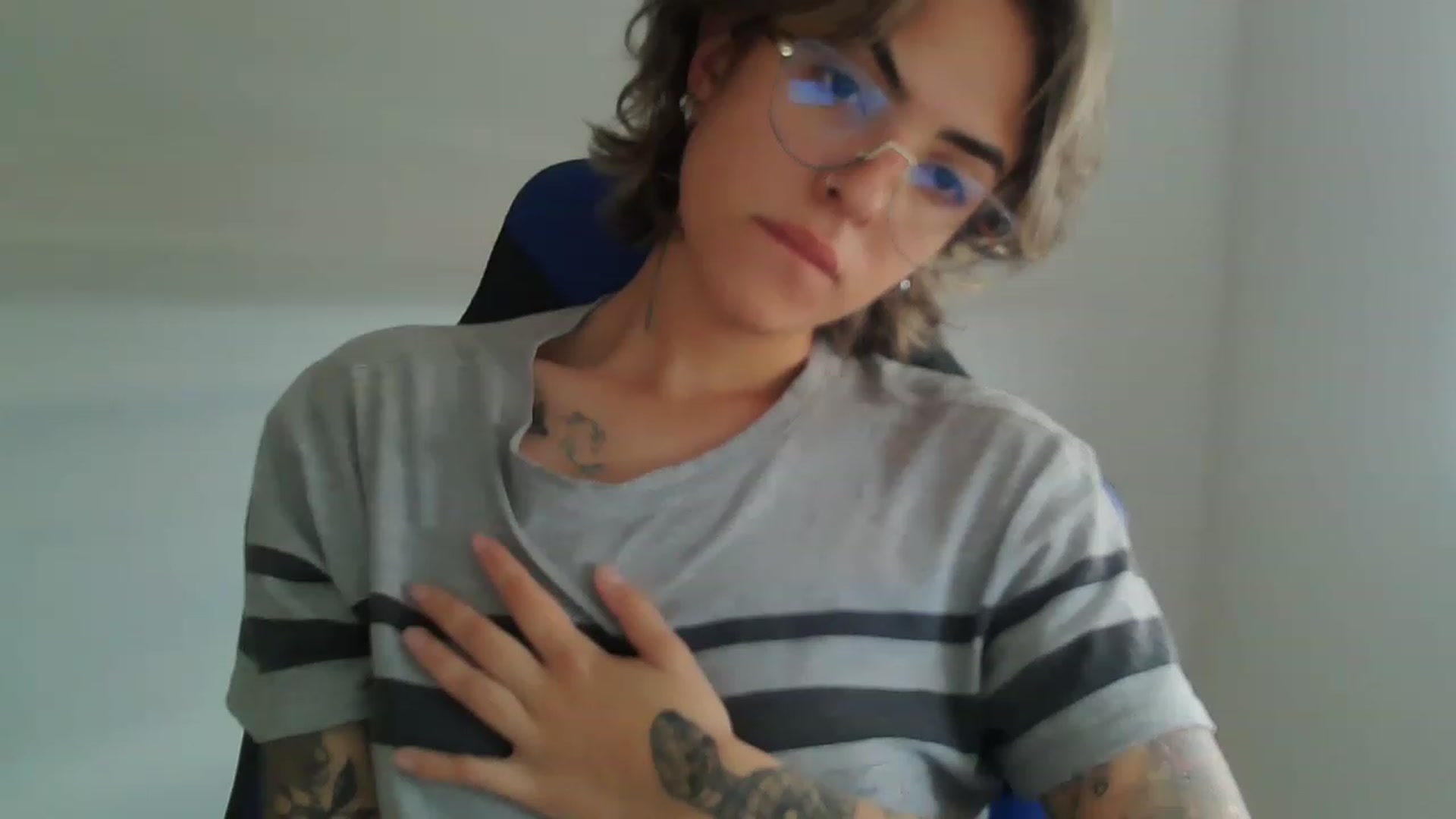 Gallery image thumbnail from fionacarter's myfreecams stream on, 05/31/2023, 15:41 image 1 of 20