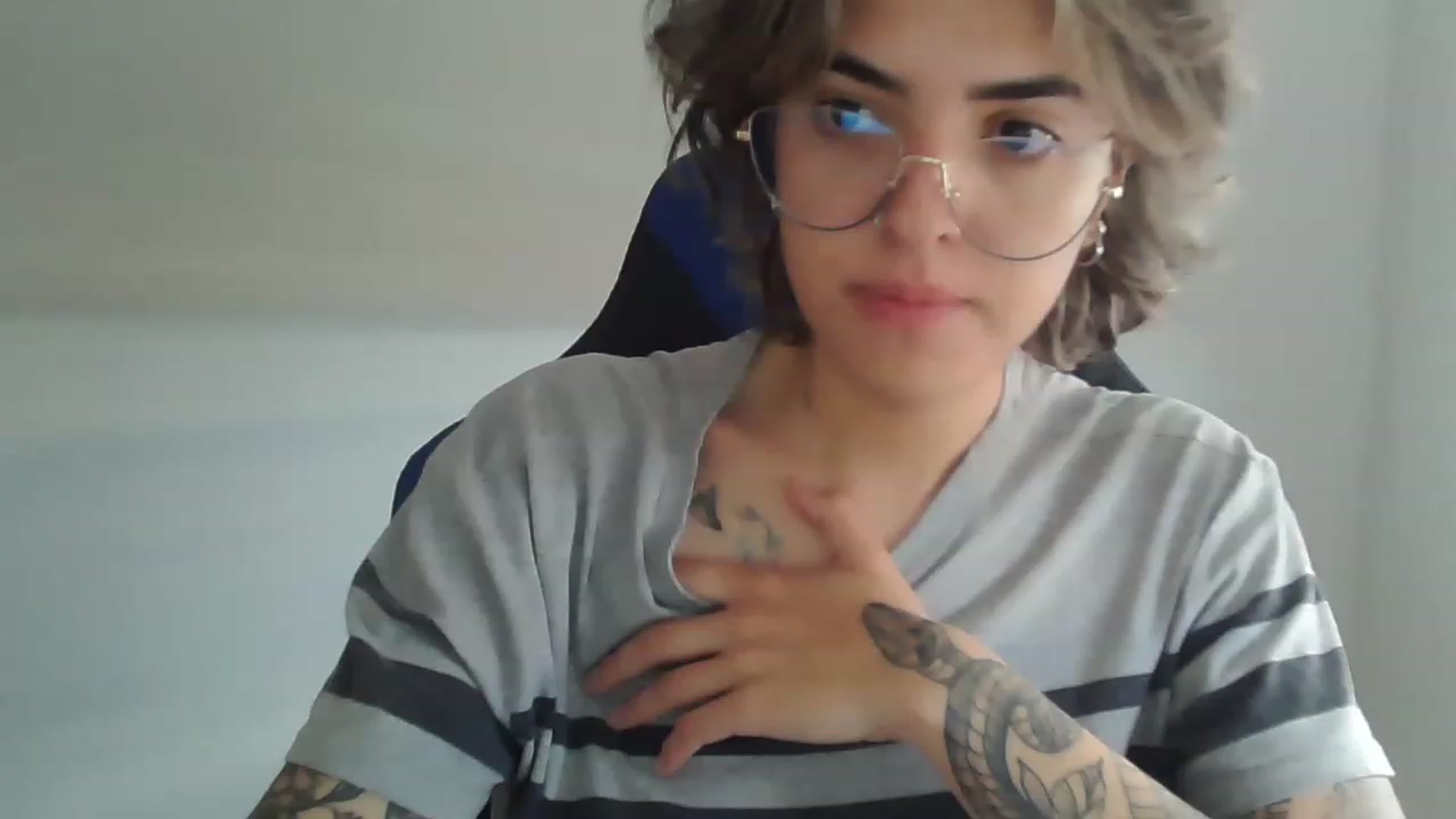 Gallery image thumbnail from fionacarter's myfreecams stream on, 05/31/2023, 15:41 image 9 of 20