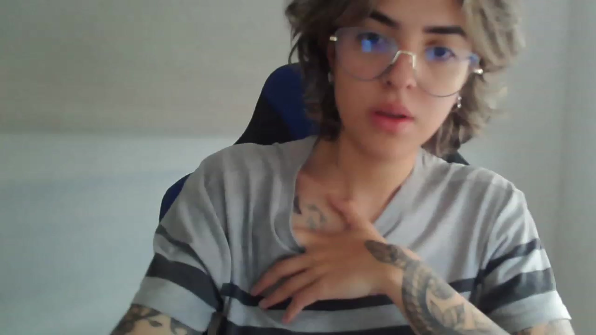 Gallery image thumbnail from fionacarter's myfreecams stream on, 05/31/2023, 15:41 image 8 of 20