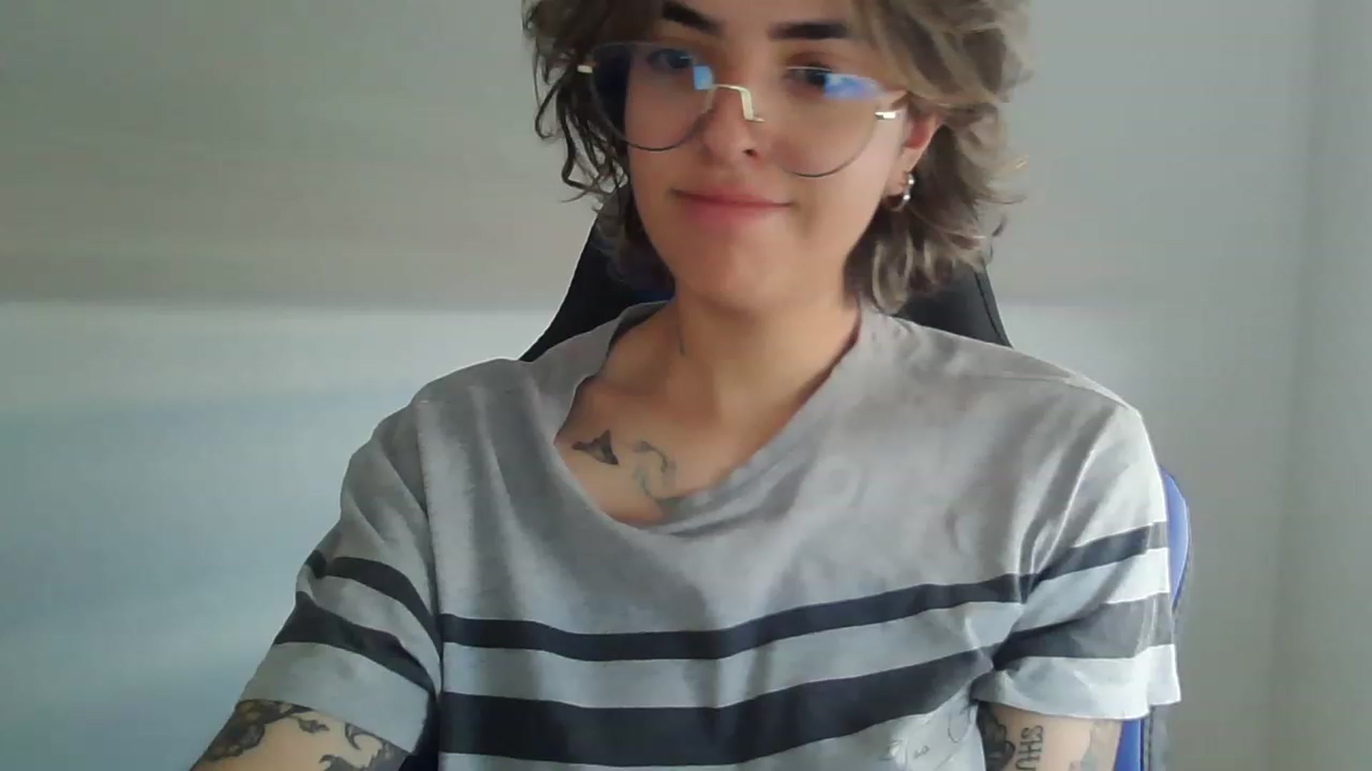 Gallery image thumbnail from fionacarter's myfreecams stream on, 05/31/2023, 16:00 image 6 of 20