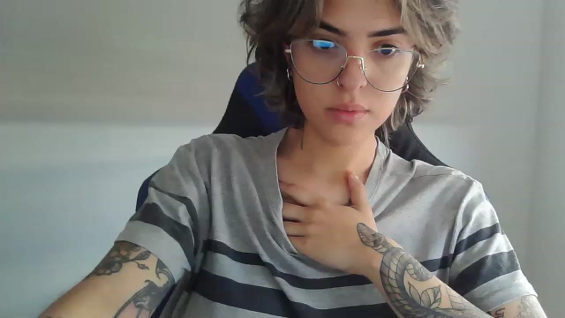 Gallery image thumbnail from fionacarter's myfreecams stream on, 05/31/2023, 16:00 image 1 of 20