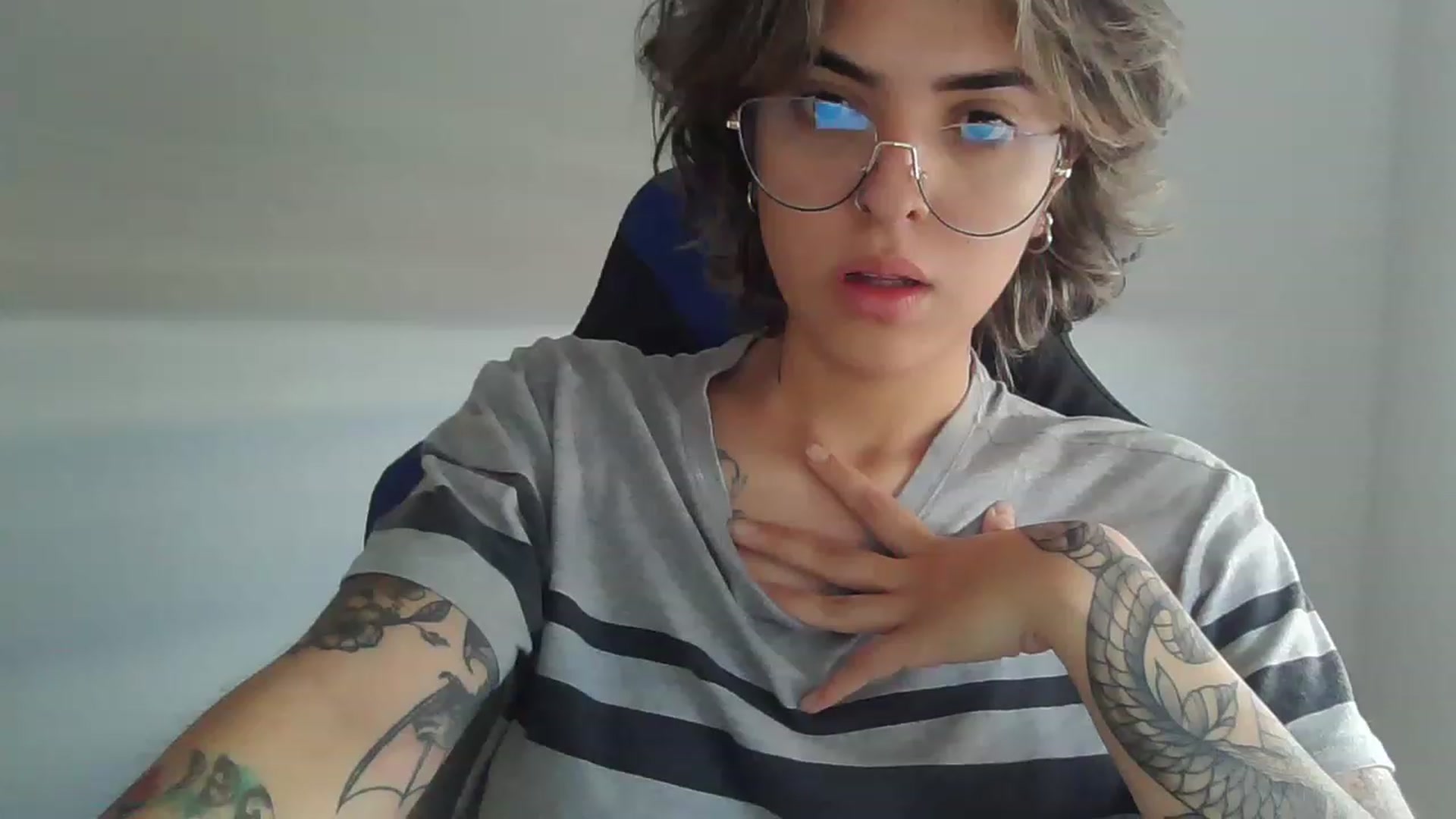 Gallery image thumbnail from fionacarter's myfreecams stream on, 05/31/2023, 16:00 image 3 of 20