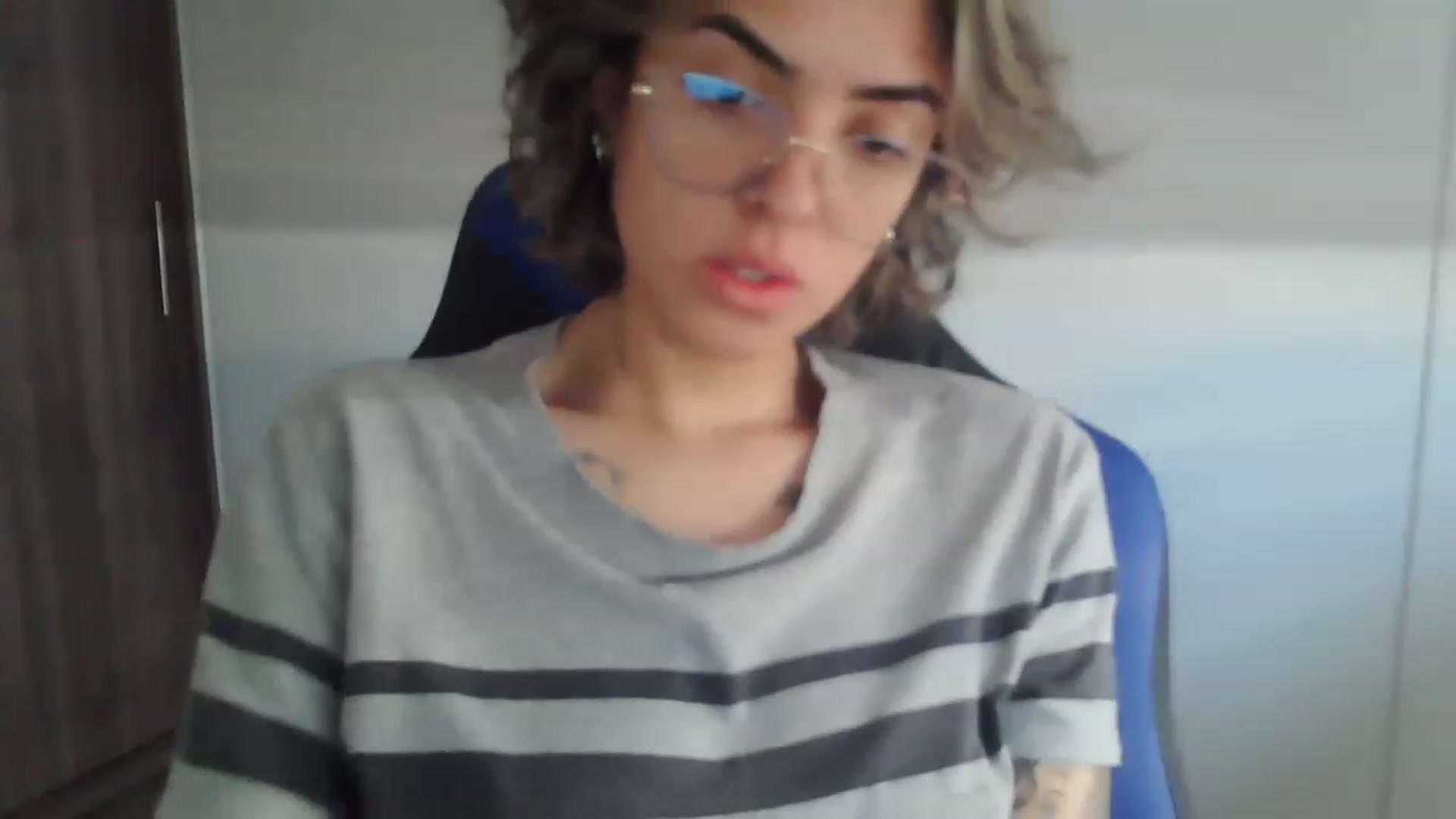 Gallery image thumbnail from fionacarter's myfreecams stream on, 05/31/2023, 16:00 image 16 of 20