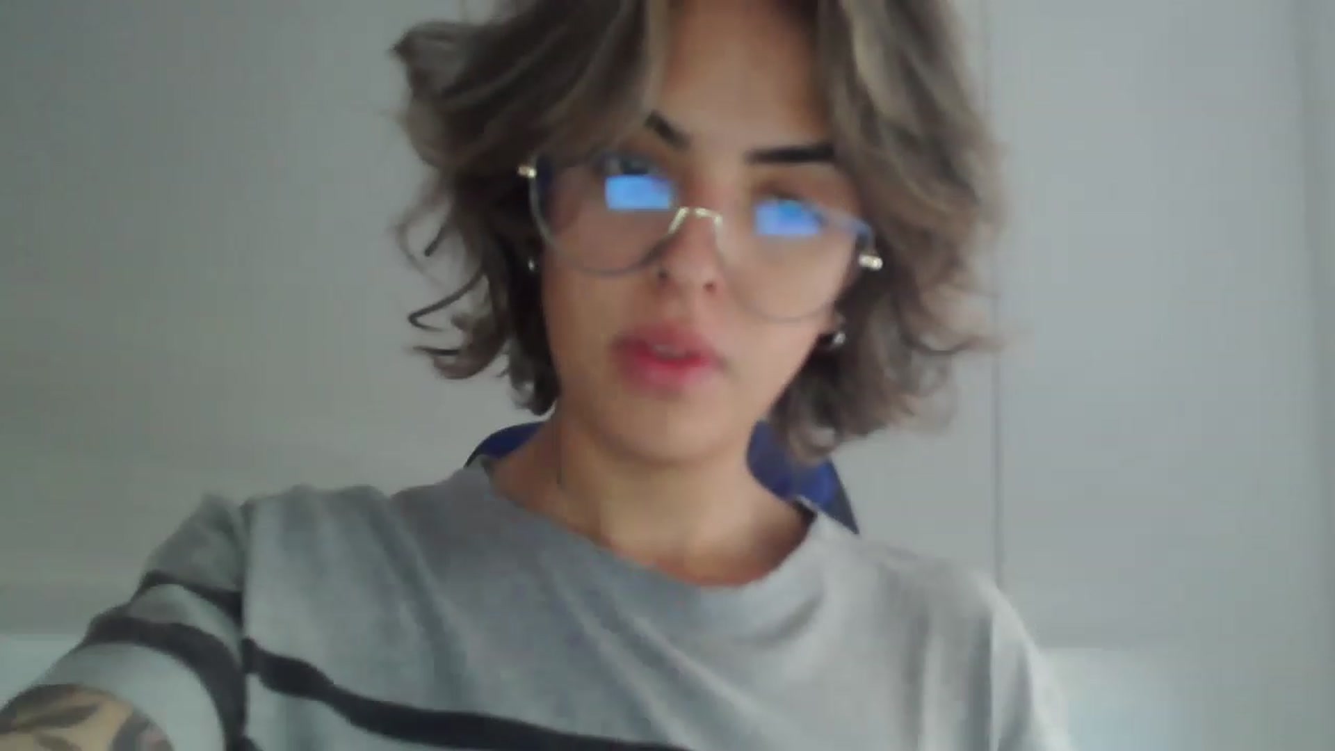 Gallery image thumbnail from fionacarter's myfreecams stream on, 05/31/2023, 16:22 image 12 of 20
