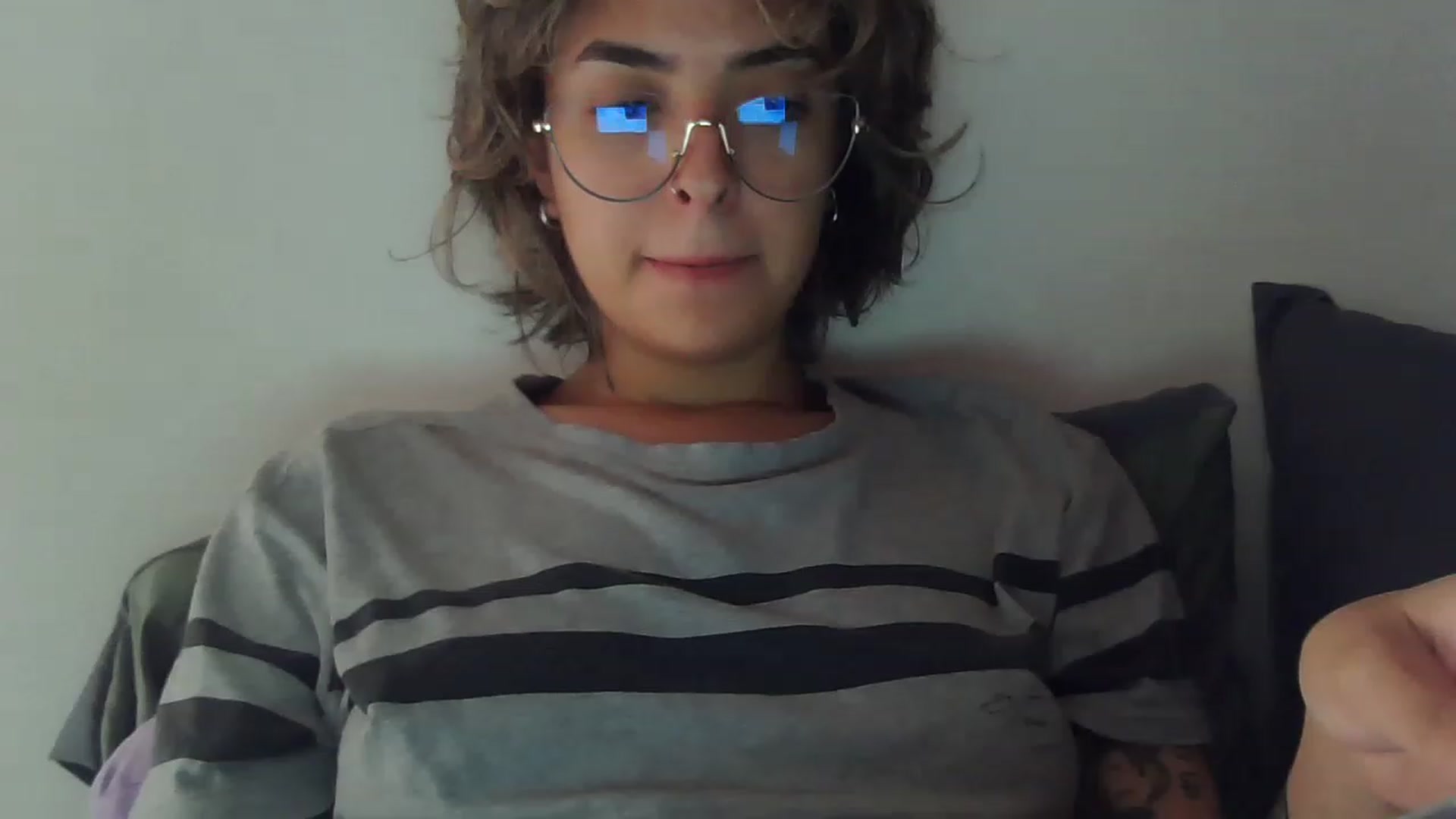 Gallery image thumbnail from fionacarter's myfreecams stream on, 06/08/2023, 16:51 image 4 of 20