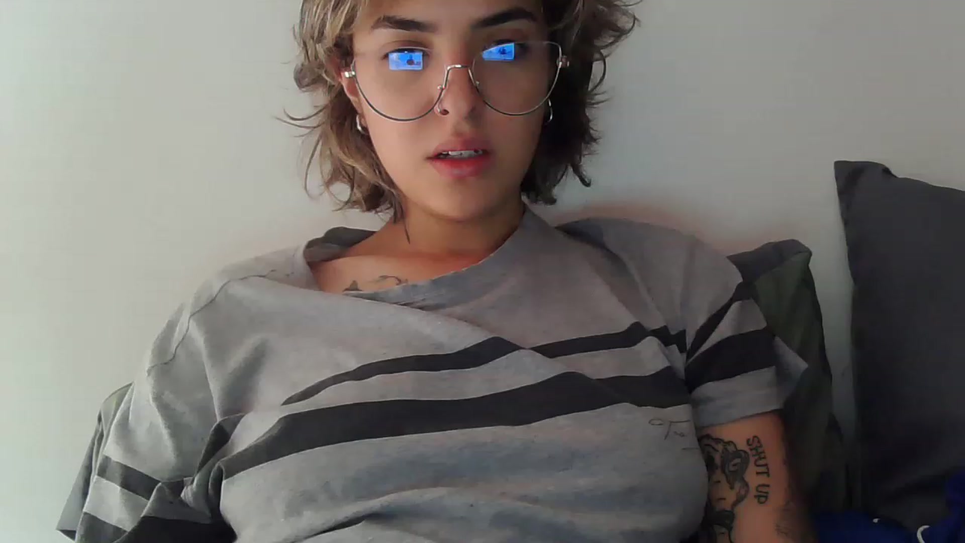 Gallery image thumbnail from fionacarter's myfreecams stream on, 06/08/2023, 16:51 image 19 of 20