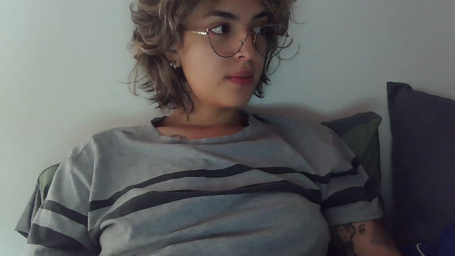 Gallery image thumbnail from fionacarter's myfreecams stream on, 06/08/2023, 16:51 image 8 of 20