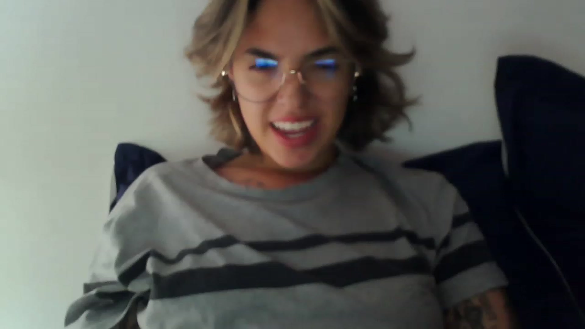 Gallery image thumbnail from fionacarter's myfreecams stream on, 06/13/2023, 15:36 image 8 of 20