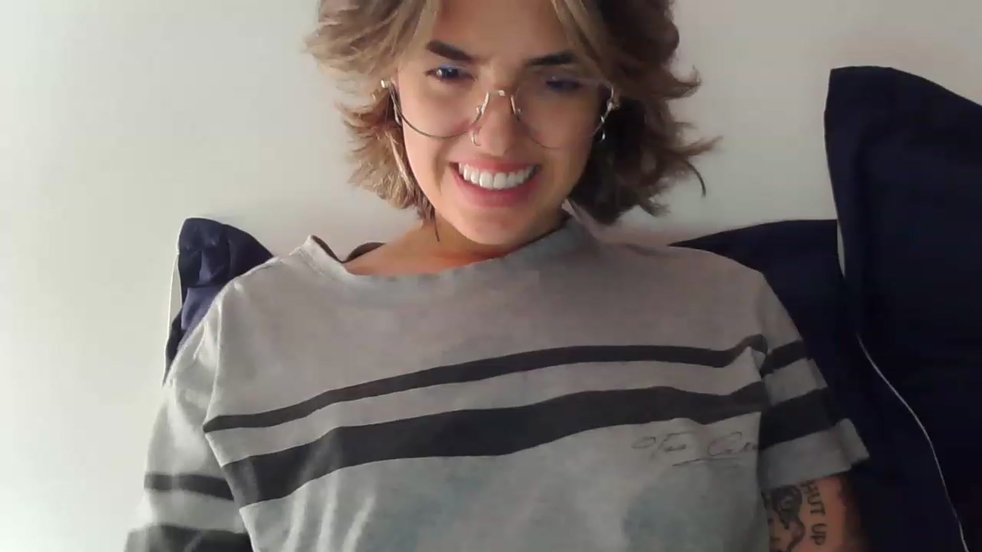 Gallery image thumbnail from fionacarter's myfreecams stream on, 06/13/2023, 15:36 image 13 of 20