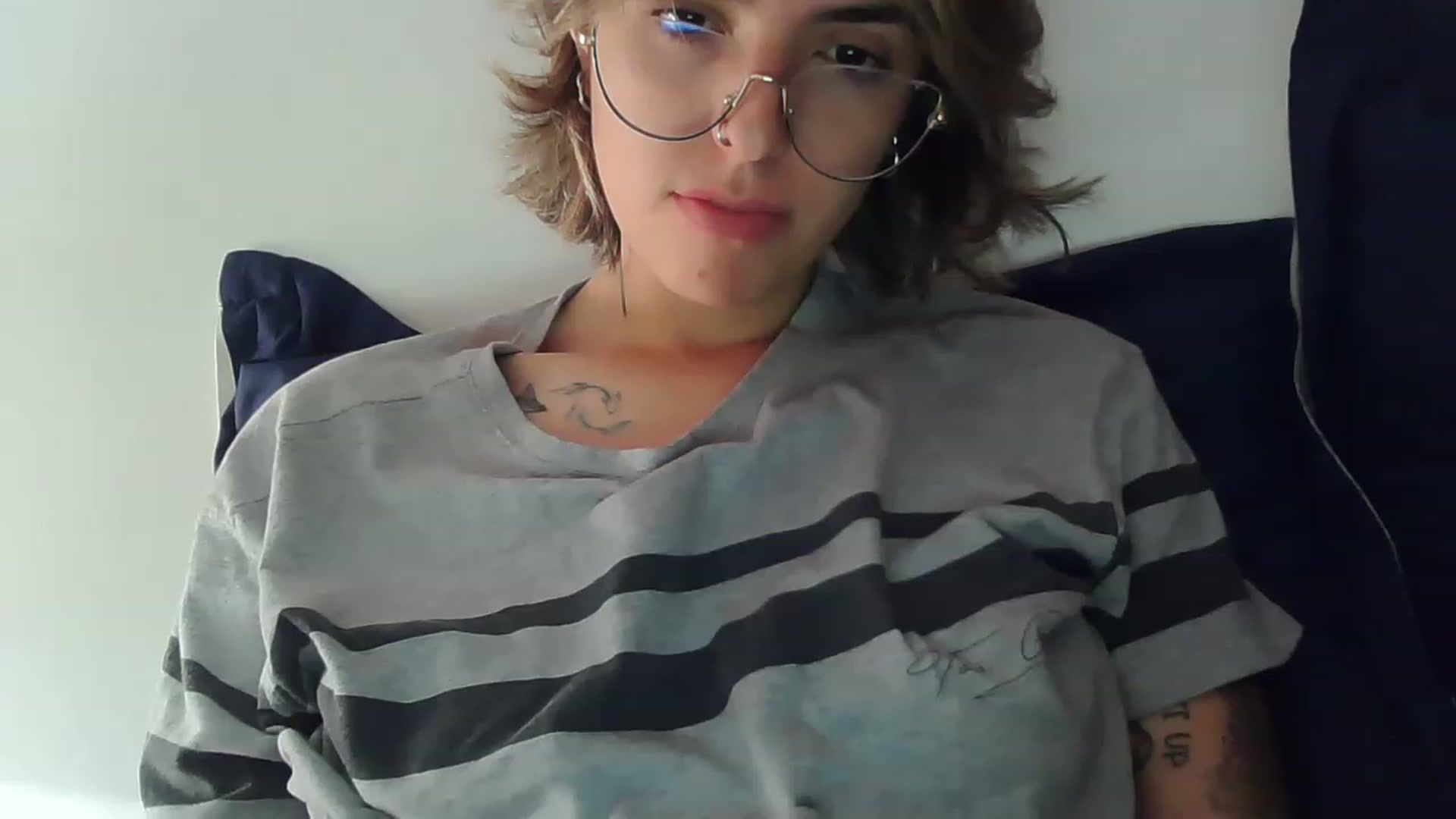 Gallery image thumbnail from fionacarter's myfreecams stream on, 06/13/2023, 15:36 image 18 of 20