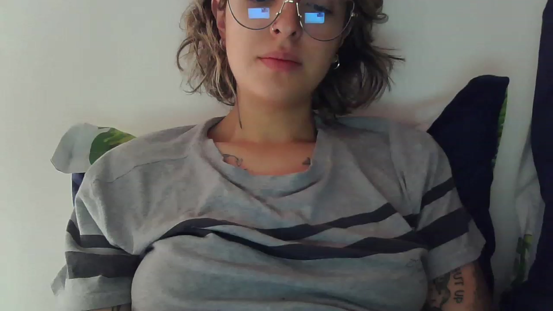 Gallery image thumbnail from fionacarter's myfreecams stream on, 06/21/2023, 16:00 image 12 of 20