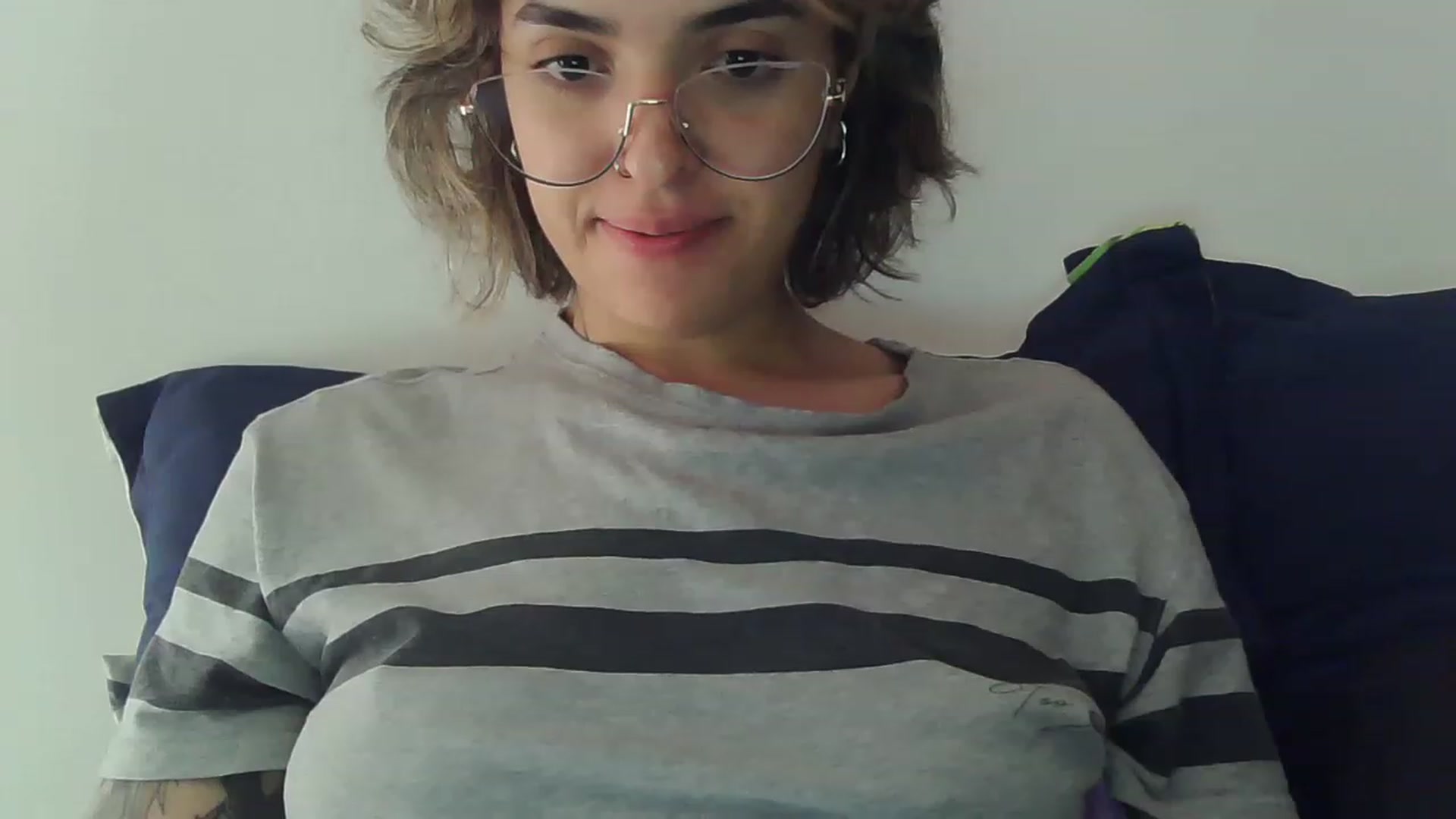 Gallery image thumbnail from fionacarter's myfreecams stream on, 06/22/2023, 17:58 image 9 of 20