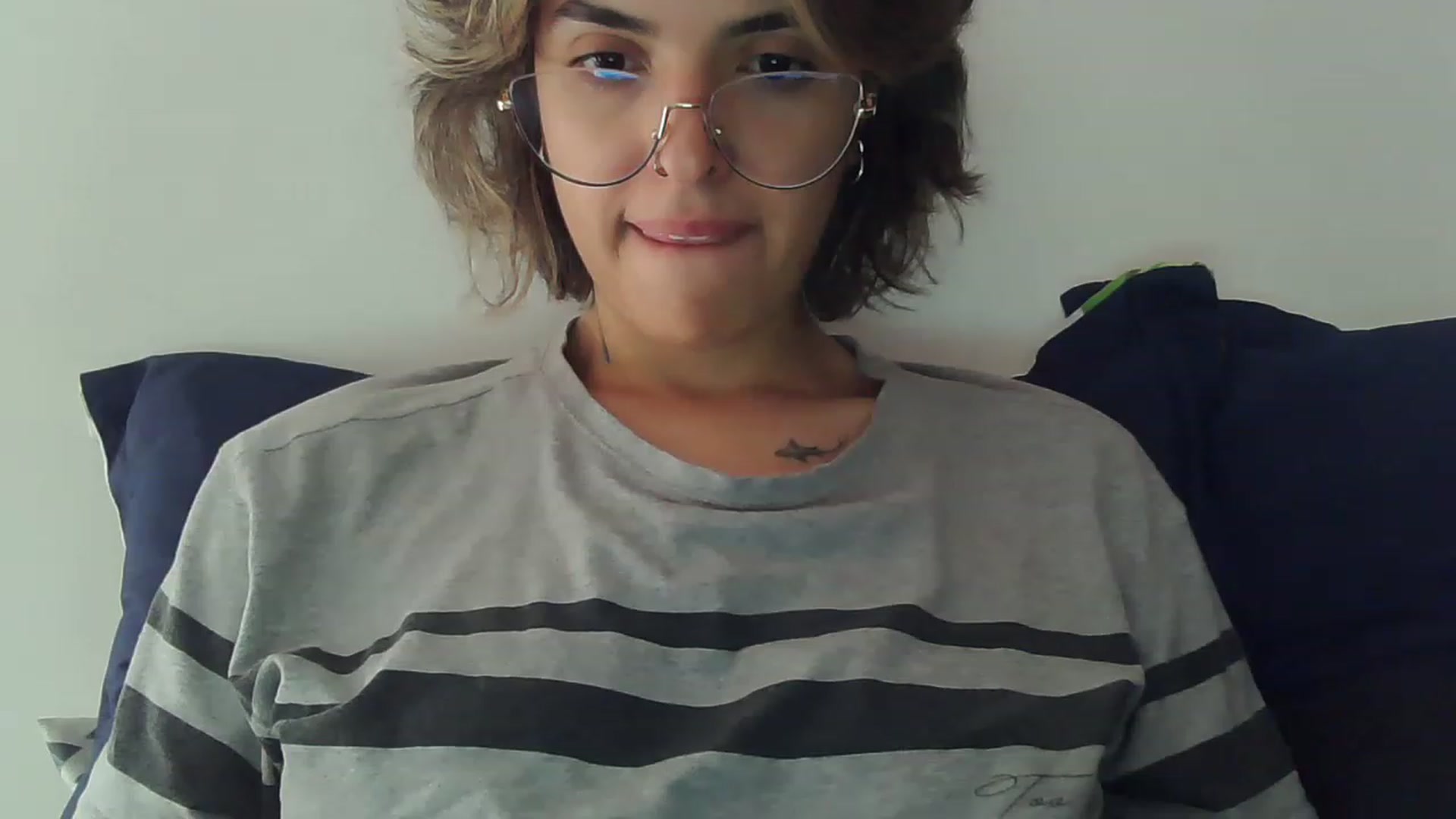 Gallery image thumbnail from fionacarter's myfreecams stream on, 06/22/2023, 17:58 image 12 of 20