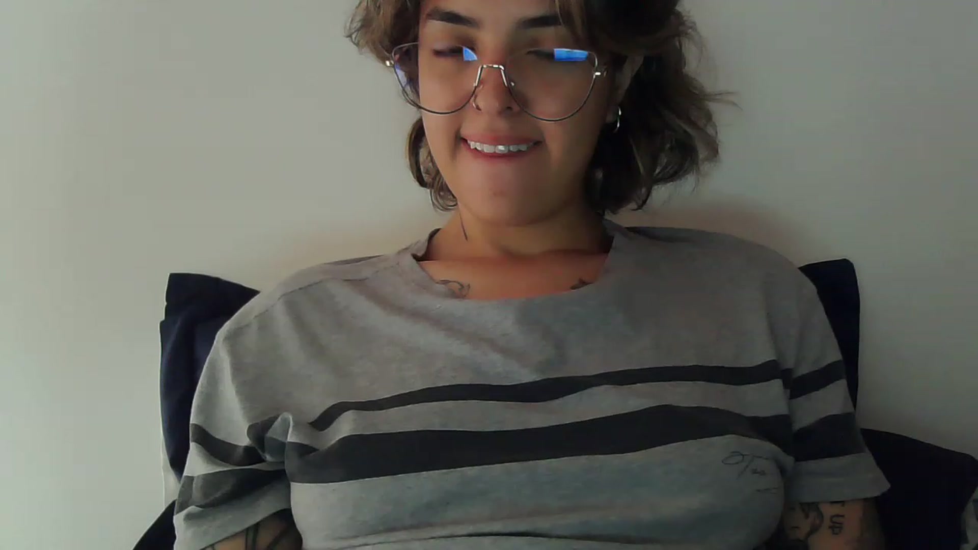 Gallery image thumbnail from fionacarter's myfreecams stream on, 06/28/2023, 17:47 image 12 of 20